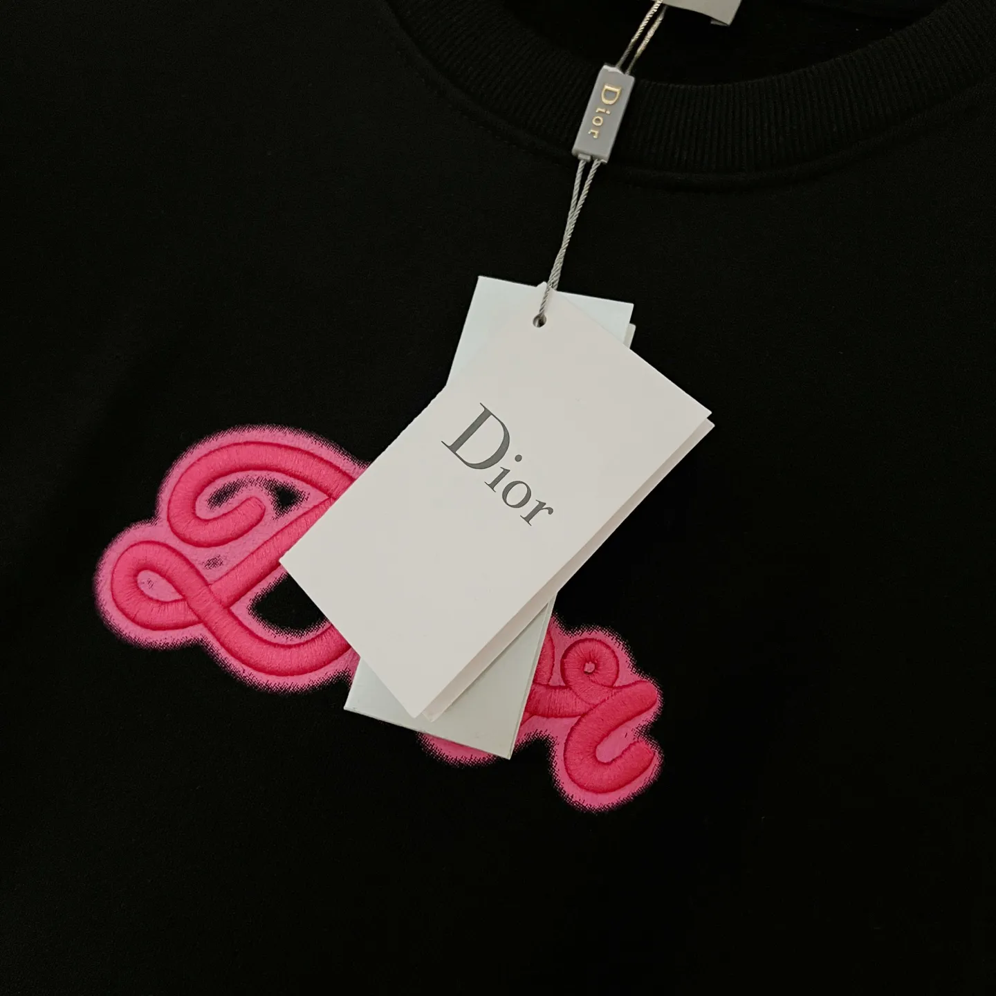 🅿️250 DIOR/Dior 420g pure cotton round neck sweatshirt, simple neon color embroidery🪡letter LOGO micro-labeling technology, official synchronization, high version, high quality, fashionable personality, versatile trend, pure original quality, original fabric, tag, collar label, washed wheat, complete three labels, color: black, white. Size: XS-L