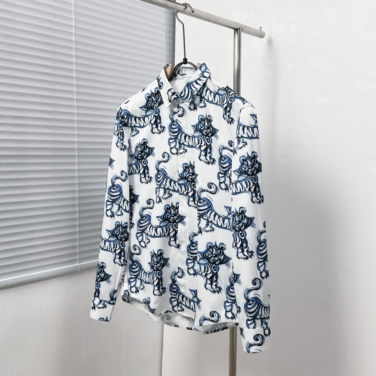 🅿️326 DIO*/Dior painted tiger print shirt Size: M-3XL
