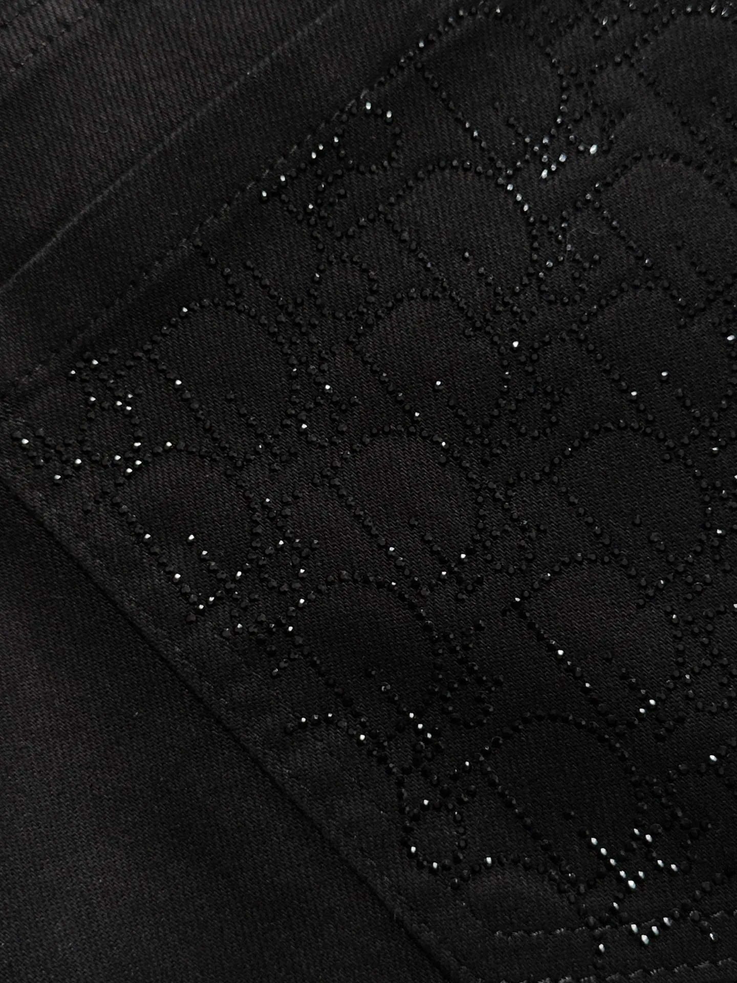🅿️380 Dior's new 2025 four-season hot brick pocket slim-fit jeans trousers are woven from imported Japanese Denim plain cotton denim fabrics. They are complete with three labels, simple yet elegant, soft, delicate and comfortable, and the upper body is versatile and fashionable! Light luxury, a must-have item for daily commuting! Code number: 28-40 (please state your height and weight when placing an order)