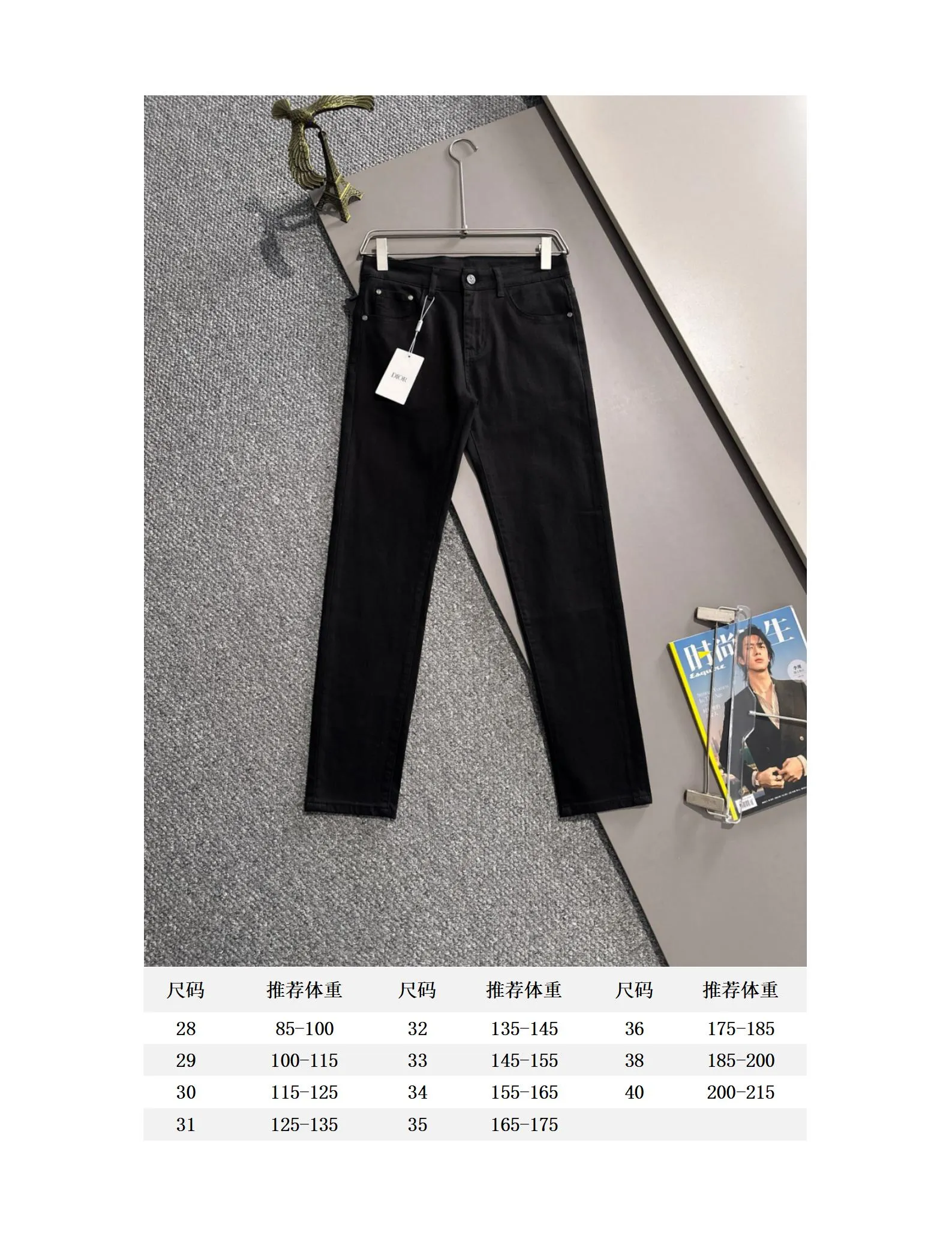 🅿️380 Dior's new 2025 four-season hot brick pocket slim-fit jeans trousers are woven from imported Japanese Denim plain cotton denim fabrics. They are complete with three labels, simple yet elegant, soft, delicate and comfortable, and the upper body is versatile and fashionable! Light luxury, a must-have item for daily commuting! Code number: 28-40 (please state your height and weight when placing an order)