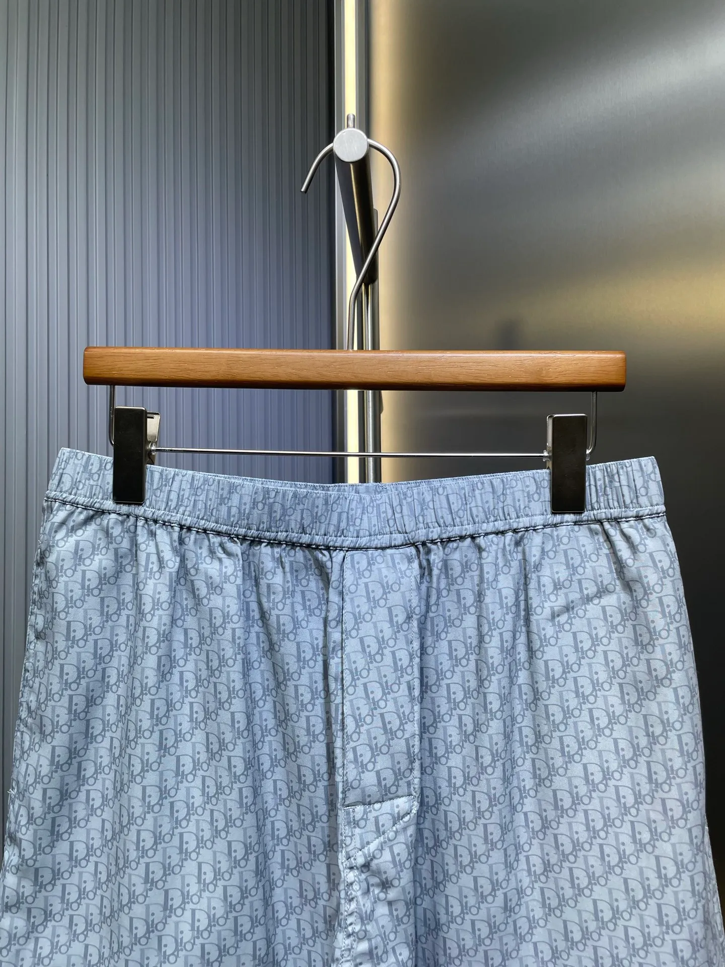 🅿️430 Dior 🌟【Top original order】2025ss all-over logo print suit shorts. The new model highlights the classic Oblique print. Crafted from blue mulberry silk and cotton blend, it features a peaked lapel collar and arc-shaped hem for a casual style. Pair with the matching pieces for a sophisticated summer look. Size: S-XL