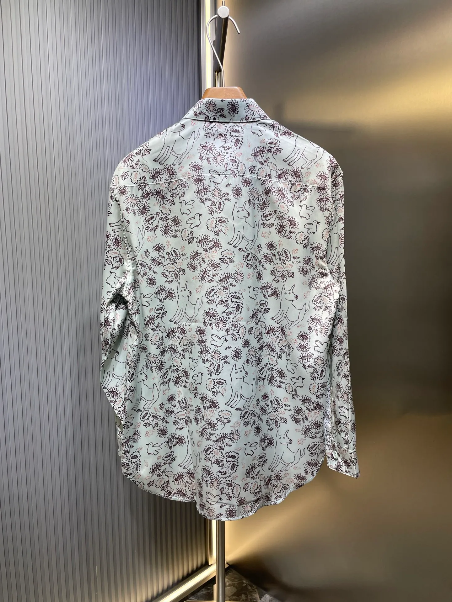🅿️480 dior Dior 2025ss new spring and summer mulberry silk twill long-sleeved shirt original custom fabric restored. The fabric is smooth and supple, casual and casual on the upper body. Lazy and not picky. Loose fit. Same size for men and women: s m l xl