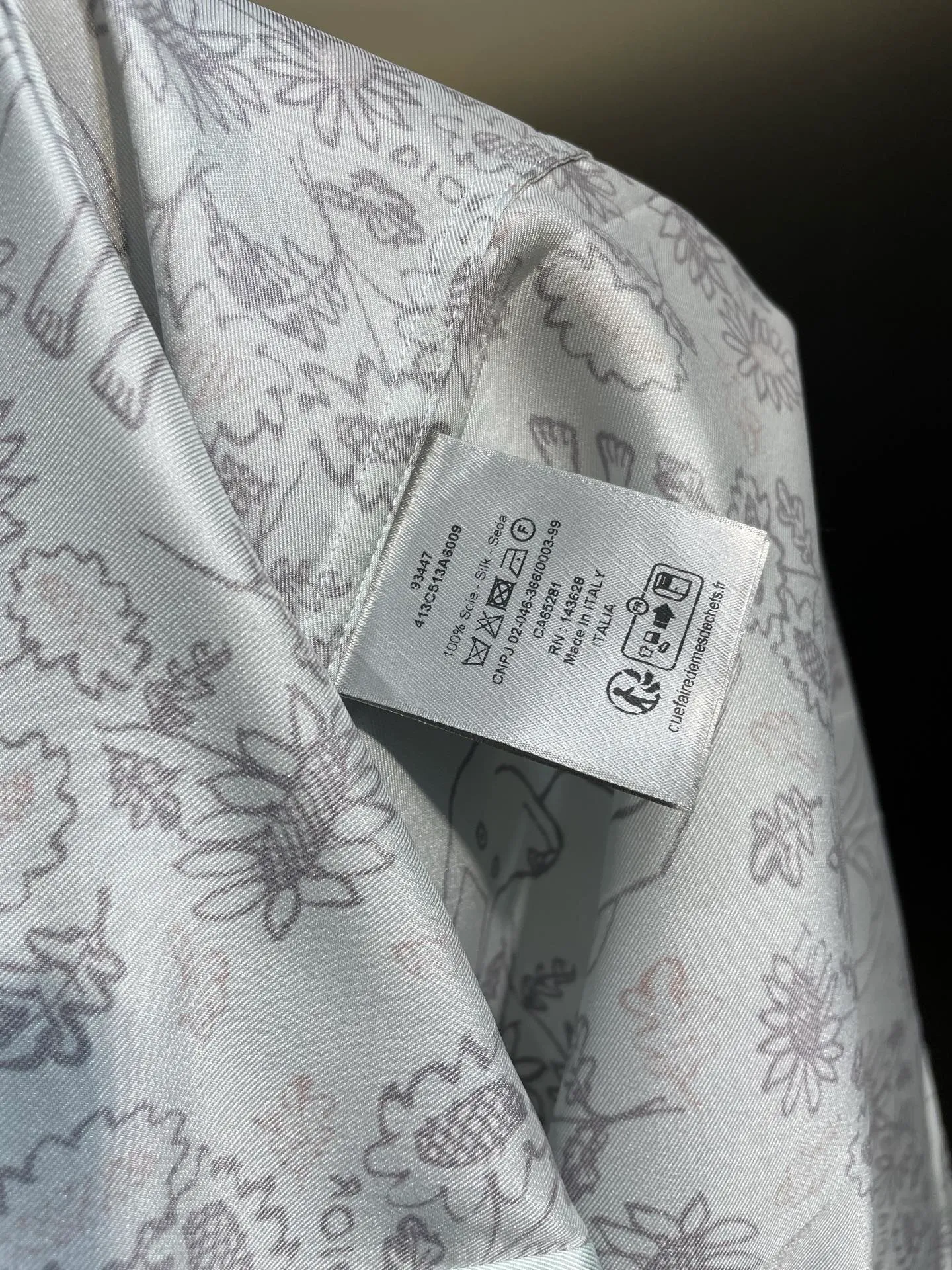 🅿️480 dior Dior 2025ss new spring and summer mulberry silk twill long-sleeved shirt original custom fabric restored. The fabric is smooth and supple, casual and casual on the upper body. Lazy and not picky. Loose fit. Same size for men and women: s m l xl
