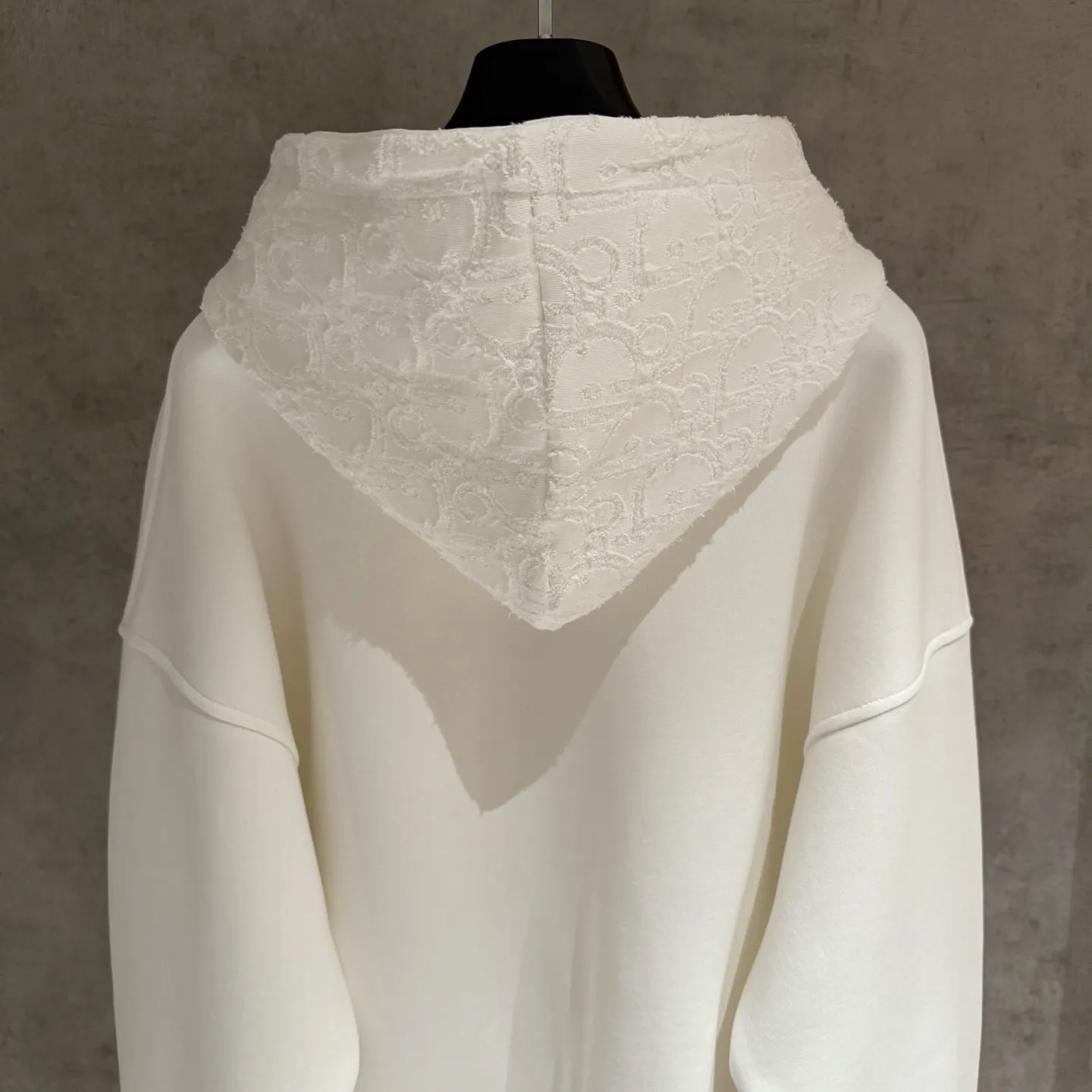 🅿️390 [Strict quality control] Dio* Dior's new long-sleeved hooded sweatshirt. The fabric is made of heavy 480g double yarn fabric. The whole garment is washed. The front and rear panels are laser-burned. The ready-to-wear wash is loose. The fabric is stiff and stylish. It does not deform or shrink. Color: black, white, floral gray. Size: M-2xl