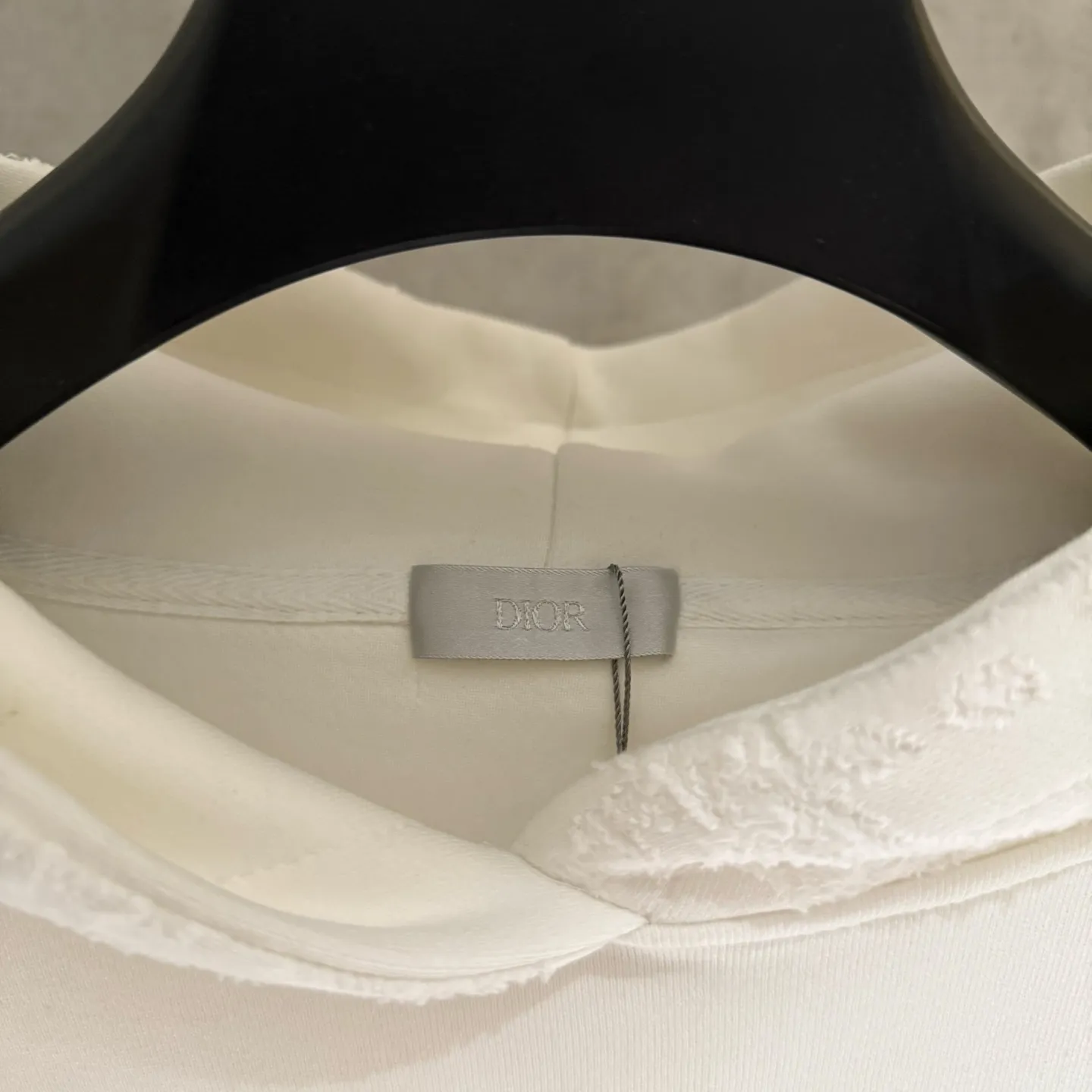 🅿️390 [Strict quality control] Dio* Dior's new long-sleeved hooded sweatshirt. The fabric is made of heavy 480g double yarn fabric. The whole garment is washed. The front and rear panels are laser-burned. The ready-to-wear wash is loose. The fabric is stiff and stylish. It does not deform or shrink. Color: black, white, floral gray. Size: M-2xl