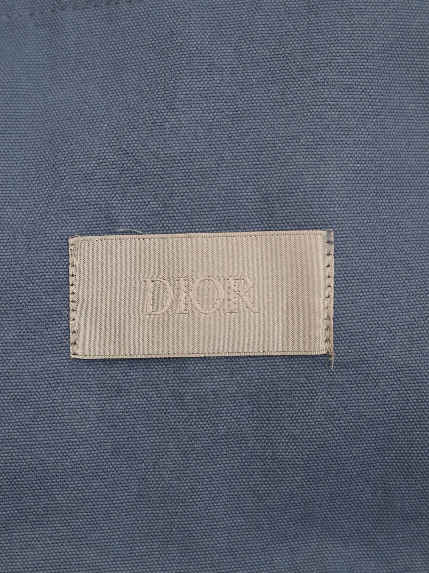 🅿️660 Dio*/Dior 25SS new spring and summer cotton hooded long-sleeved jacket. Made of customized bright blue washed cotton fabric, the front hem is decorated with tonal brand embroidery, and the back echoes the large letter embroidery. Zipper fly closure, ribbed knitted sleeve hem. Casual style. Not picky. Classic fit. Size: 46/48/50/52