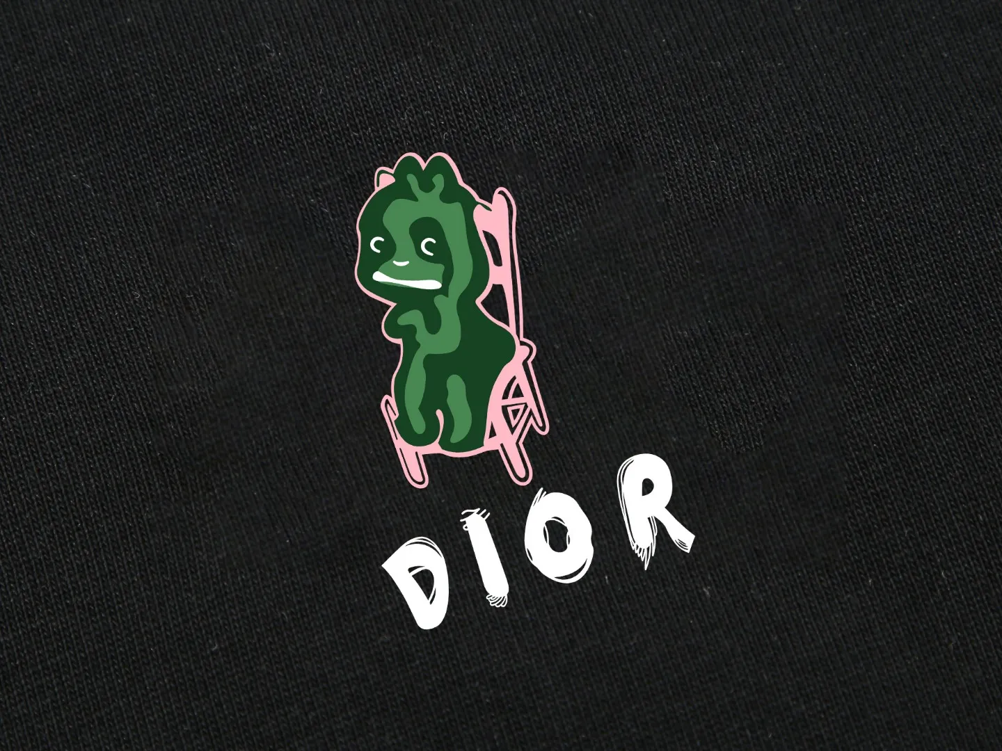 🅿️170 DIOR printed letters‼ ️Short-sleeved T-shirt® *Customized 280g cotton fabric, the fabric is soft, skin-friendly and comfortable *Laminated letter logo on the front *A very simple and elegant one that is unparalleled in terms of upper body comfort, interpreting your luxury and taste, and creating your fashionable charm. ⚠️Washing method: It is recommended to dry clean or wrap the reverse side in a laundry bag and machine wash it quickly in cold water and let it dry naturally! ⚠️ Unisex style 𝐂𝐎𝐋𝐎𝐔𝐑: White Black 𝐒𝐈𝐙𝐄: S-XL