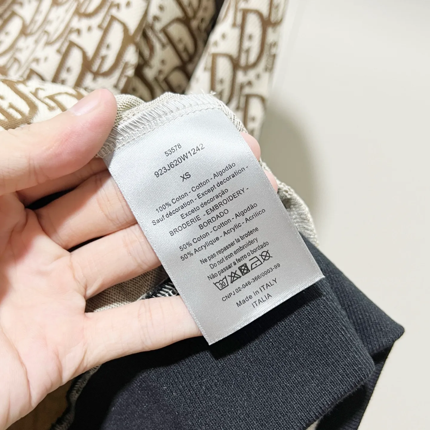 🅿️300 DIOR/Dior custom fabric suit zipper jacket, presbyopic letter LOGO printed all over hand sleeves and webbing splicing process, official synchronization, high version, high quality, fashionable personality, versatile trend, pure original quality, original fabric, tag, collar label, washed wheat, complete three labels, color: khaki. Size: XS-L
