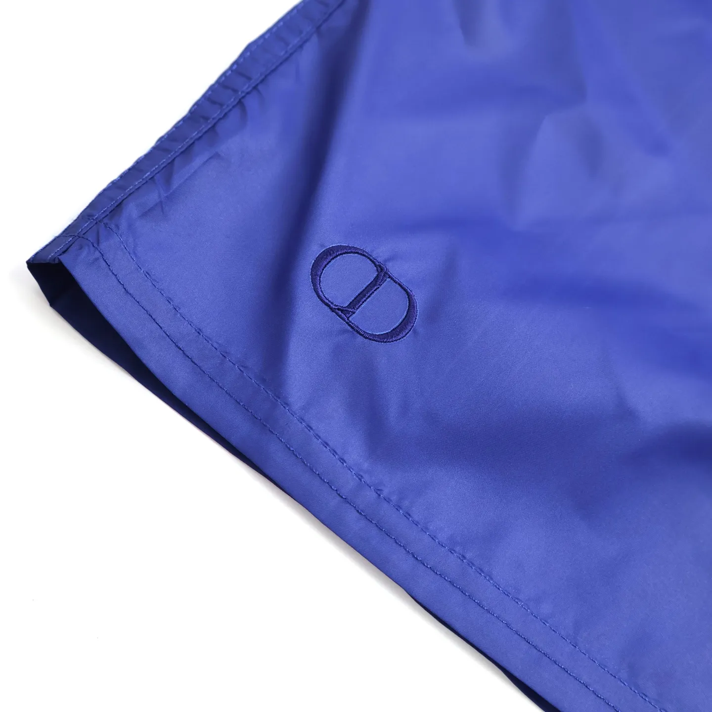 🅿️330 [Exclusive supply] CD small embroidered cargo shorts (blue). The original version was purchased and developed for 6499. It is carefully made of rley ocean astic technology fabric. This fabric is made of recycled materials. Paired with classic CD embroidery, with drawstrings and side flap pockets, the fabric is comfortable and soft, and the colors are consistent with no color difference. It can be matched with the same style to create a fashionable look, and can be used in various occasions. Customized accessories, complete with three labels, the same style for men and women. Size:S-M-L-XL