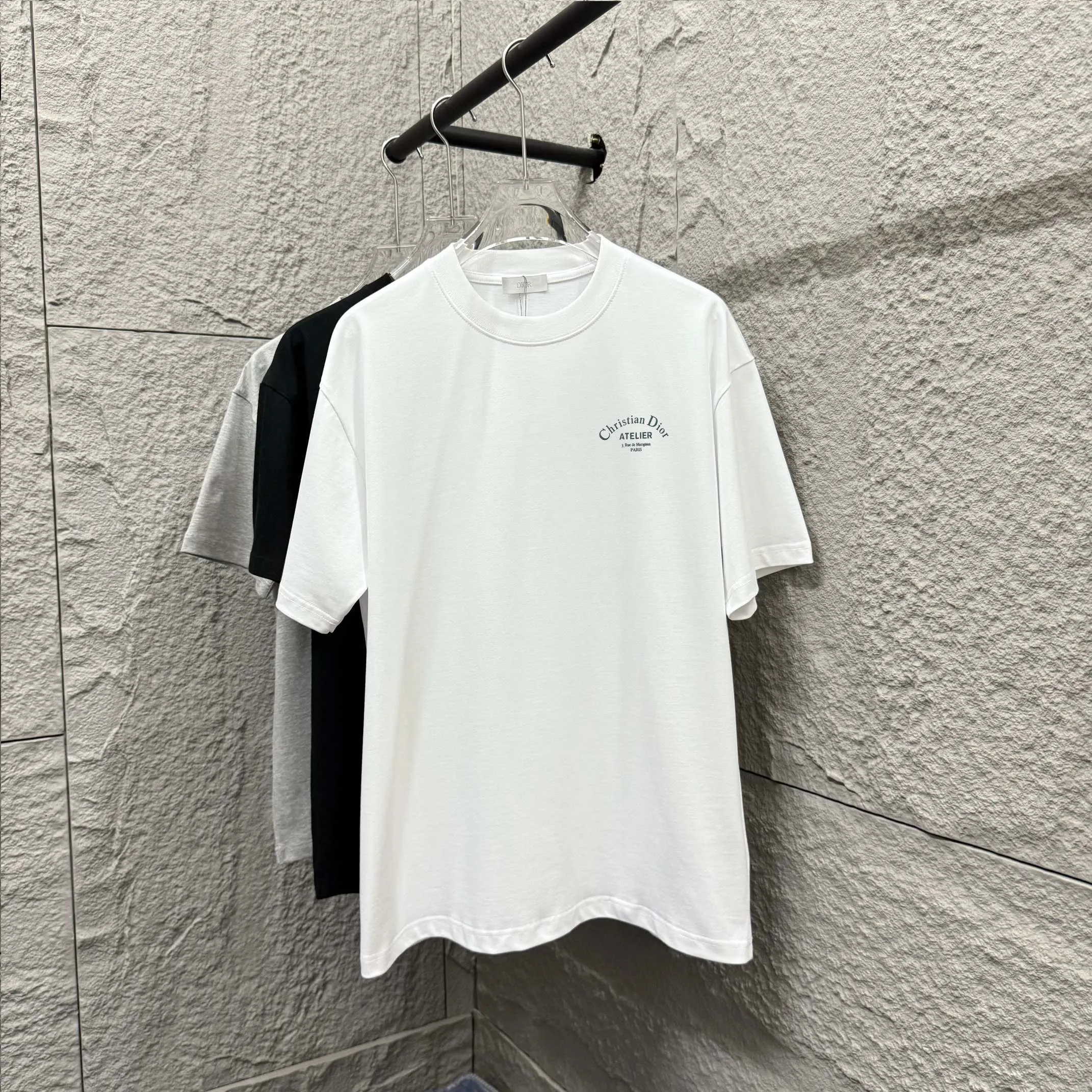 🅿️190 Dio* Dior 2025 spring and summer new style Classic letter flocking process before and after simple and elegant Customized double yarn plain cotton fabric Short-sleeved T-shirt Uniform for men and women Color: black white Size: S (90-130 catties) M (120-150 catties) L (140-165 catties) XL (160-180 catties) XXL (180-210 pounds)