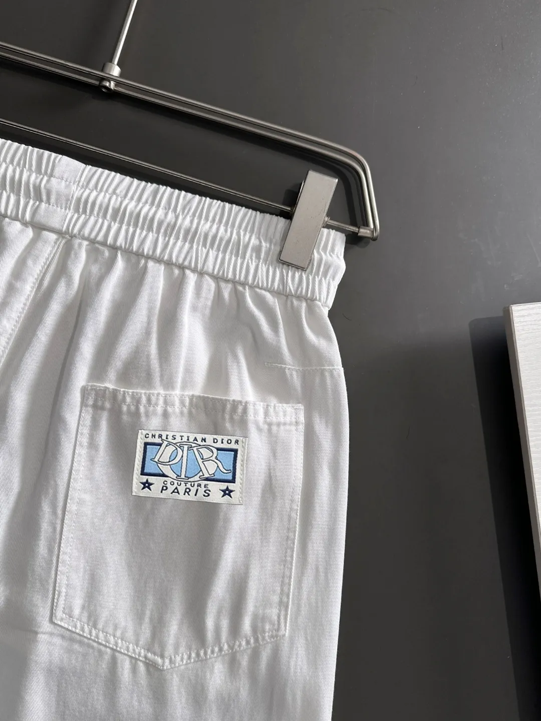 🅿️400 next day shipping Dior 2025 spring and summer new elastic band casual pants, thin counter custom fabrics, high breathability and comfort, impeccable details, brand element design concept, reflecting high quality. It feels delicate and soft! It presents a casual cut and the upper body shape is great! Size: M-4XL