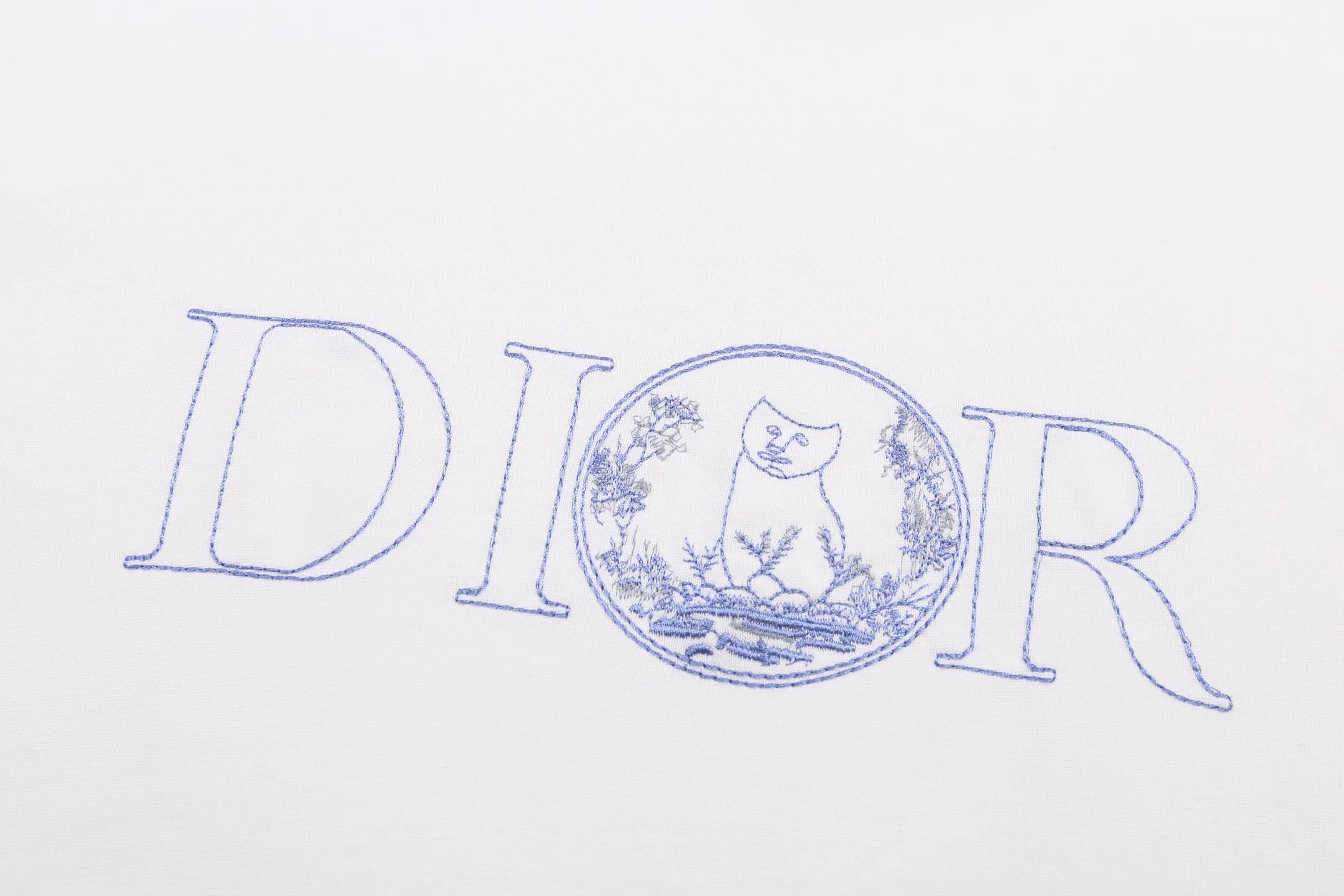 🅿️190 High-quality new DIOR Dior new series little blue cat embroidered short-sleeved T-shirt. Pure cotton double yarn fabric, using high-density thread embroidery, loose version, full set of accessories. The fabric is soft, thick and complete with three standards. Same size for men and women: XS-L