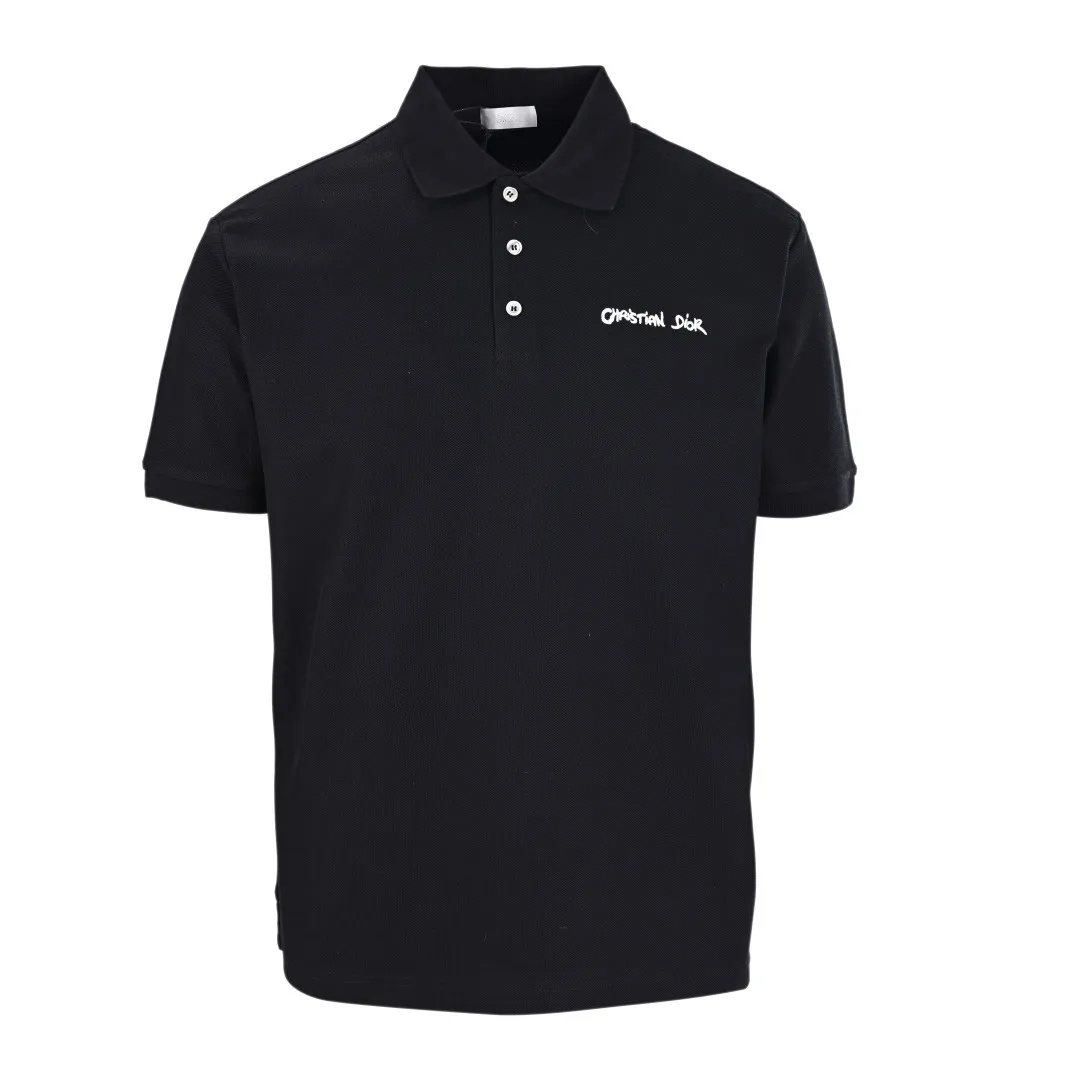 🅿️350 (Higher version) DIOR Dior CD four-color cursive embroidered letters short-sleeved POLO shirt. Original custom-made 200g cotton vermilion fabric, thread dyed to match the original. The imported machine embroidery process makes the letter logo show a delicate and exquisite effect, enhancing the decorative effect. Use an embroidery machine to embroider the designed letter logo onto the patch. Upright and stylish upper body Color: black, white, navy blue, floral gray Size: S-L