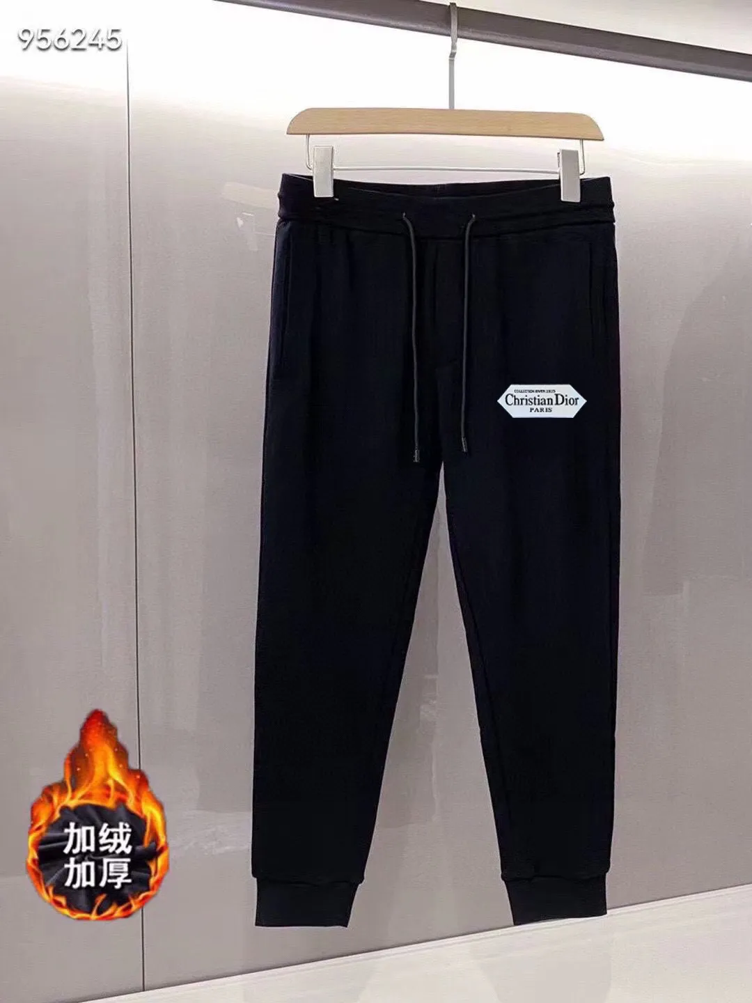 🅿️460 brand [DIOR Dior] (velvet and thickened) 2025 autumn and winter new product, celebrities' favorite fashion-flavored casual suit, clean and neat tailoring, full of urban style. Made of high-quality customized fabrics, the inner warmth is excellent, the hand feels soft and dry, and the upper body effect is crisp and stylish. The three-dimensional cutting process and the pattern are all of high standards, and the silhouette version has the right benefits! It is not tight at all, and you feel good when you put it on. So many top-quality raw materials create high-end products with unparalleled value. It is the first choice for high-end fashion people. (Size: M-4XL can wear up to 200 pounds)