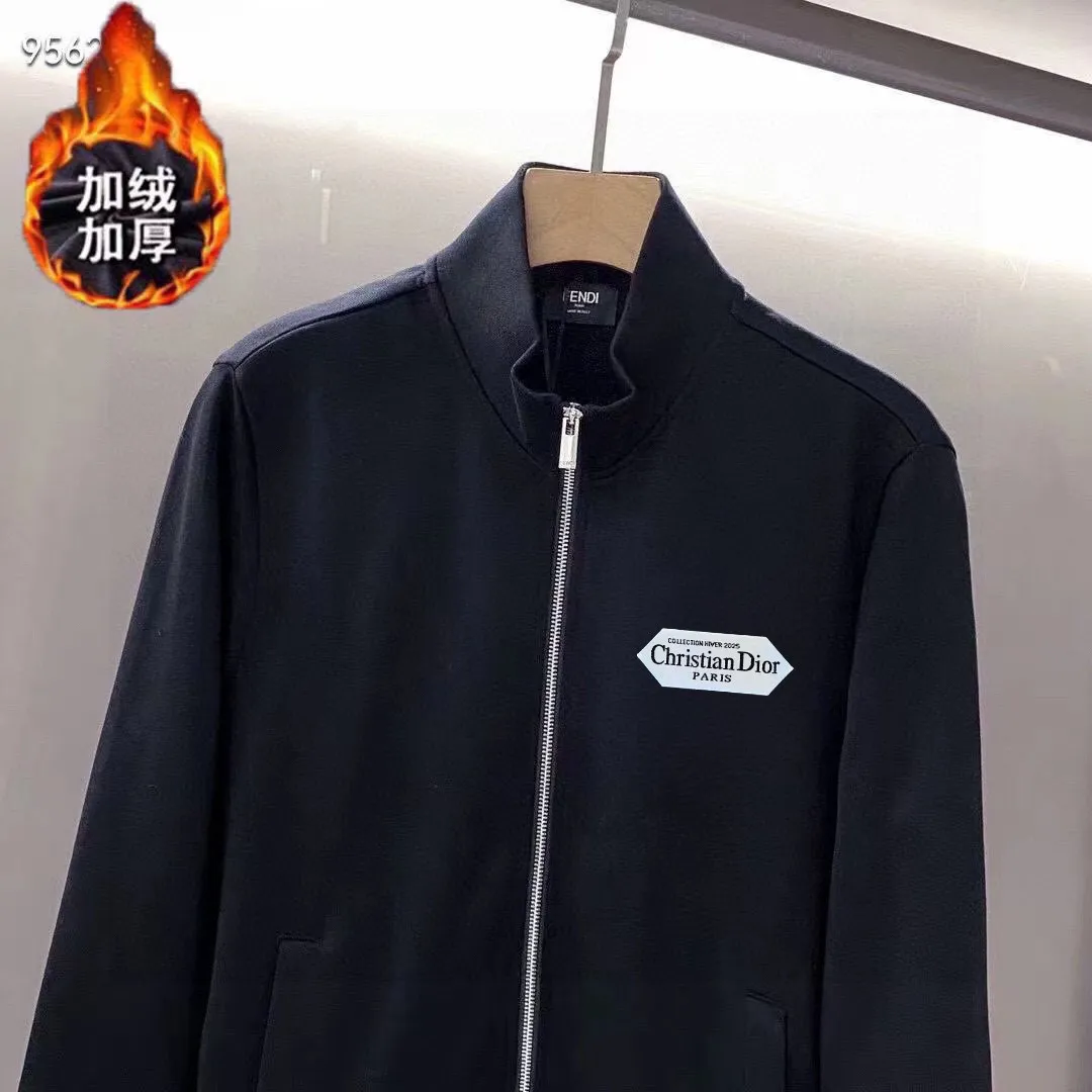🅿️460 brand [DIOR Dior] (velvet and thickened) 2025 autumn and winter new product, celebrities' favorite fashion-flavored casual suit, clean and neat tailoring, full of urban style. Made of high-quality customized fabrics, the inner warmth is excellent, the hand feels soft and dry, and the upper body effect is crisp and stylish. The three-dimensional cutting process and the pattern are all of high standards, and the silhouette version has the right benefits! It is not tight at all, and you feel good when you put it on. So many top-quality raw materials create high-end products with unparalleled value. It is the first choice for high-end fashion people. (Size: M-4XL can wear up to 200 pounds)
