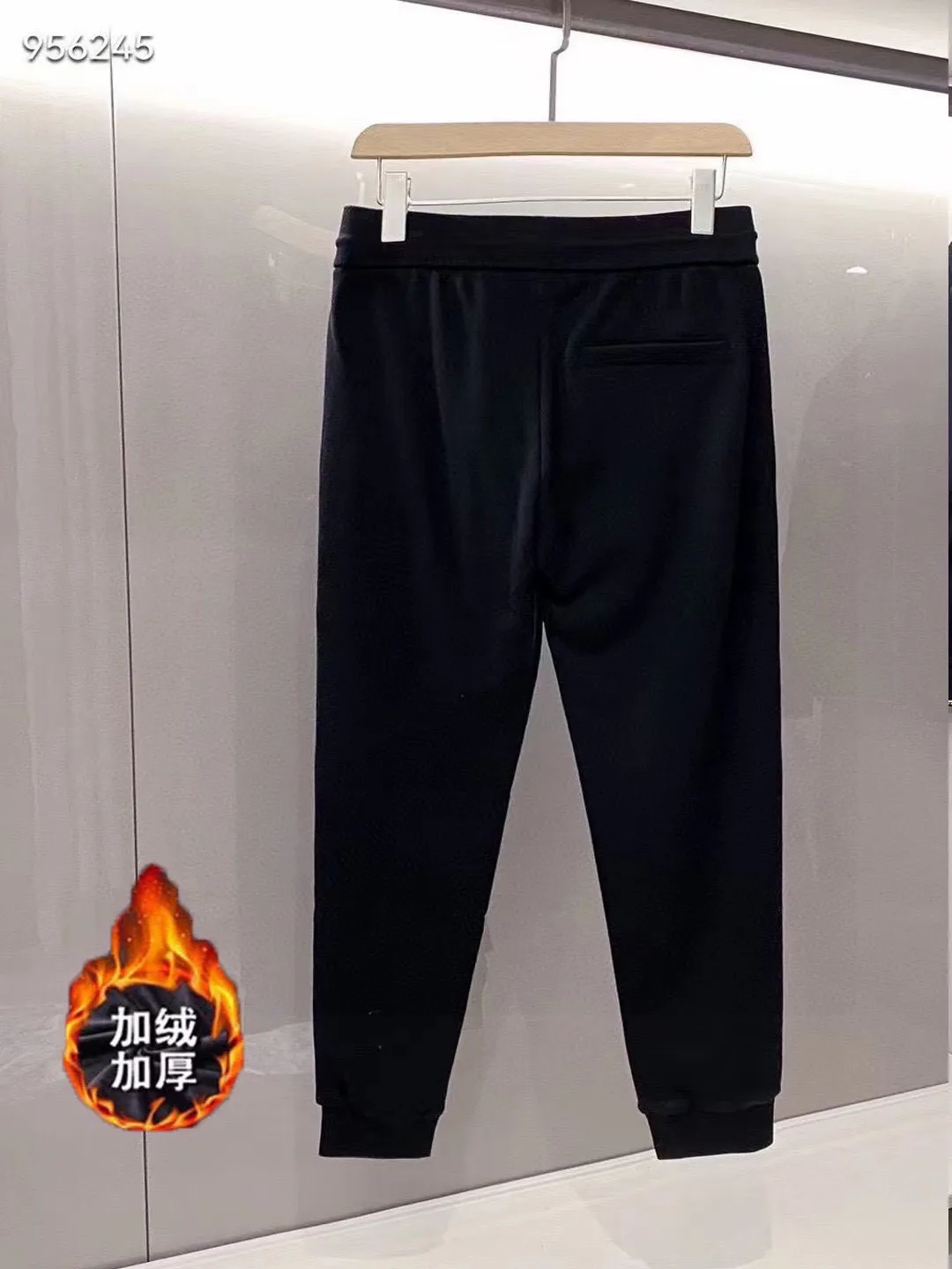 🅿️460 brand [DIOR Dior] (velvet and thickened) 2025 autumn and winter new product, celebrities' favorite fashion-flavored casual suit, clean and neat tailoring, full of urban style. Made of high-quality customized fabrics, the inner warmth is excellent, the hand feels soft and dry, and the upper body effect is crisp and stylish. The three-dimensional cutting process and the pattern are all of high standards, and the silhouette version has the right benefits! It is not tight at all, and you feel good when you put it on. So many top-quality raw materials create high-end products with unparalleled value. It is the first choice for high-end fashion people. (Size: M-4XL can wear up to 200 pounds)