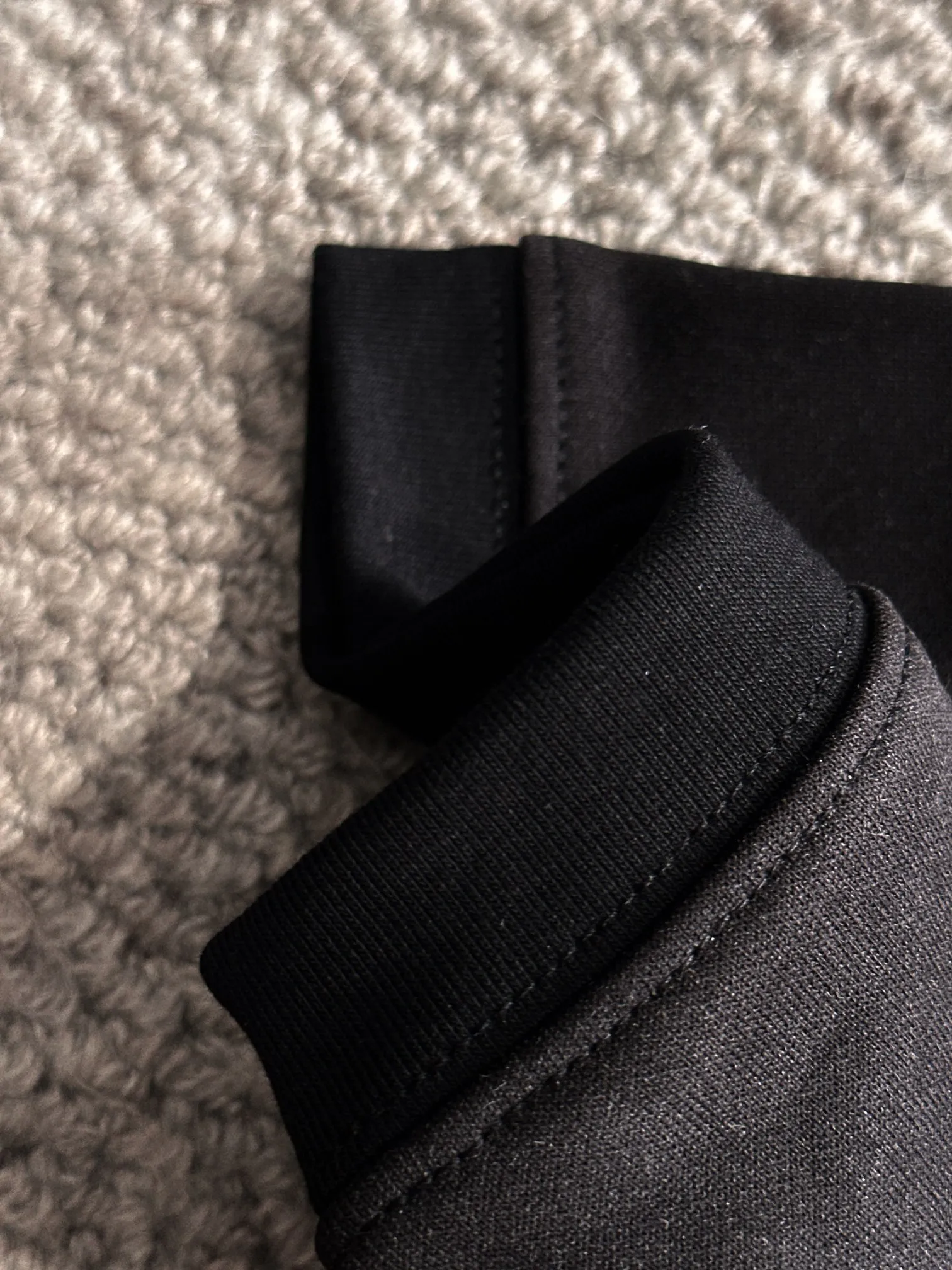 🅿️250 shipped next day DIOR/Dior's new spring and summer high-end T-shirt. It is truly double-sided fabric with the highest luxury and high quality. It is a style that you can wear with your eyes closed. It is made of heavy combed fabric. The upper body is also more textured than ordinary T-shirts and is not easy to deform. This texture can cope with the weather. It is sweat-absorbent and breathable, suitable for both hot and cold! Perfectly produced with reference to the original stitch and stitch! The loose fit design is super noble. Really rare and rare goods Size: M-2XL