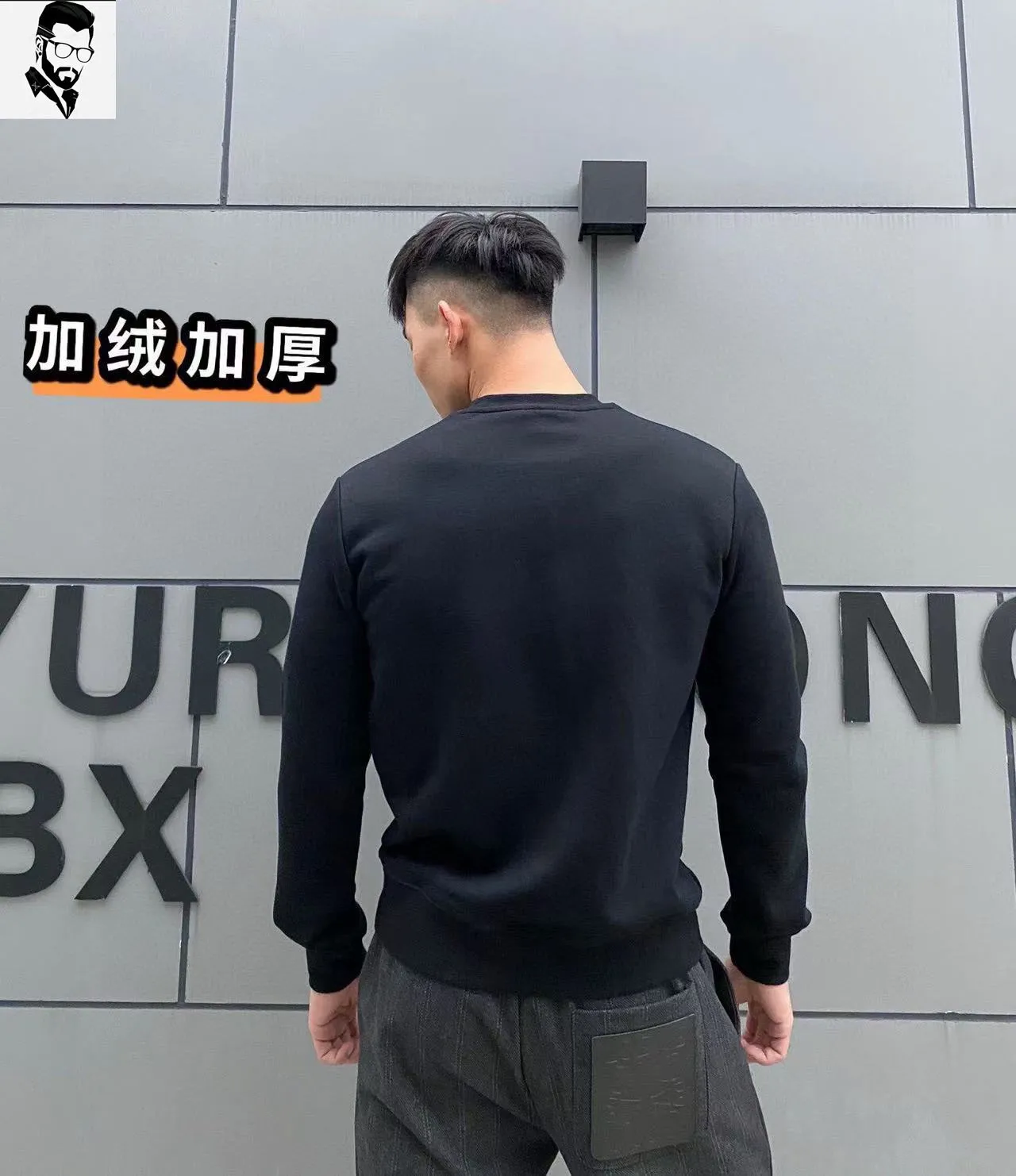 🅿️240 Brand [DIOR Dior] (Fat Man Gospel) 2025 Spring Style (Fleece Sweater) Tencel Roman velvet fabric The upper body is extremely comfortable and skin-friendly, not bulky, full of elasticity, no pilling, super warm, very comfortable to wear next to the body, can be worn alone as a base layer, making you stylish and warm, simple and elegant, close to the body and warm. Size: M-5XL (can wear up to 220 pounds) Color: black