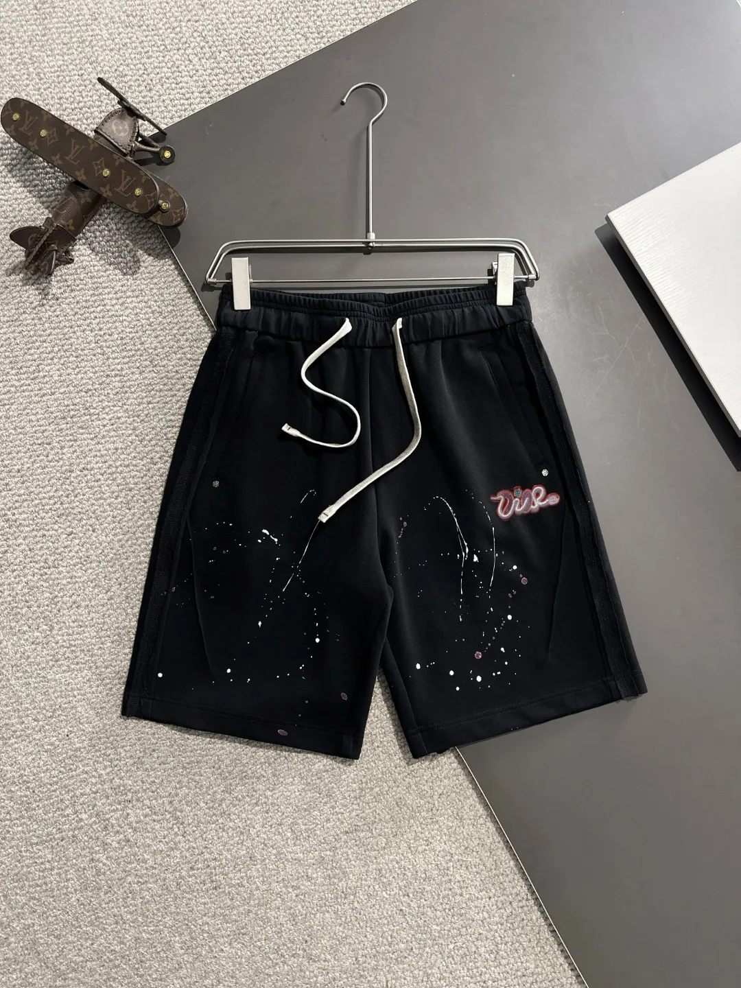 🅿️330 Next day shipping High-end goods Dior 2025 spring and summer new elastic band casual shorts, custom-made fabrics at the counter. High breathability and comfort, impeccable details, brand element design concept, reflecting high quality. It feels delicate and soft! It presents a casual cut and the upper body shape is great! Size: M-4XL