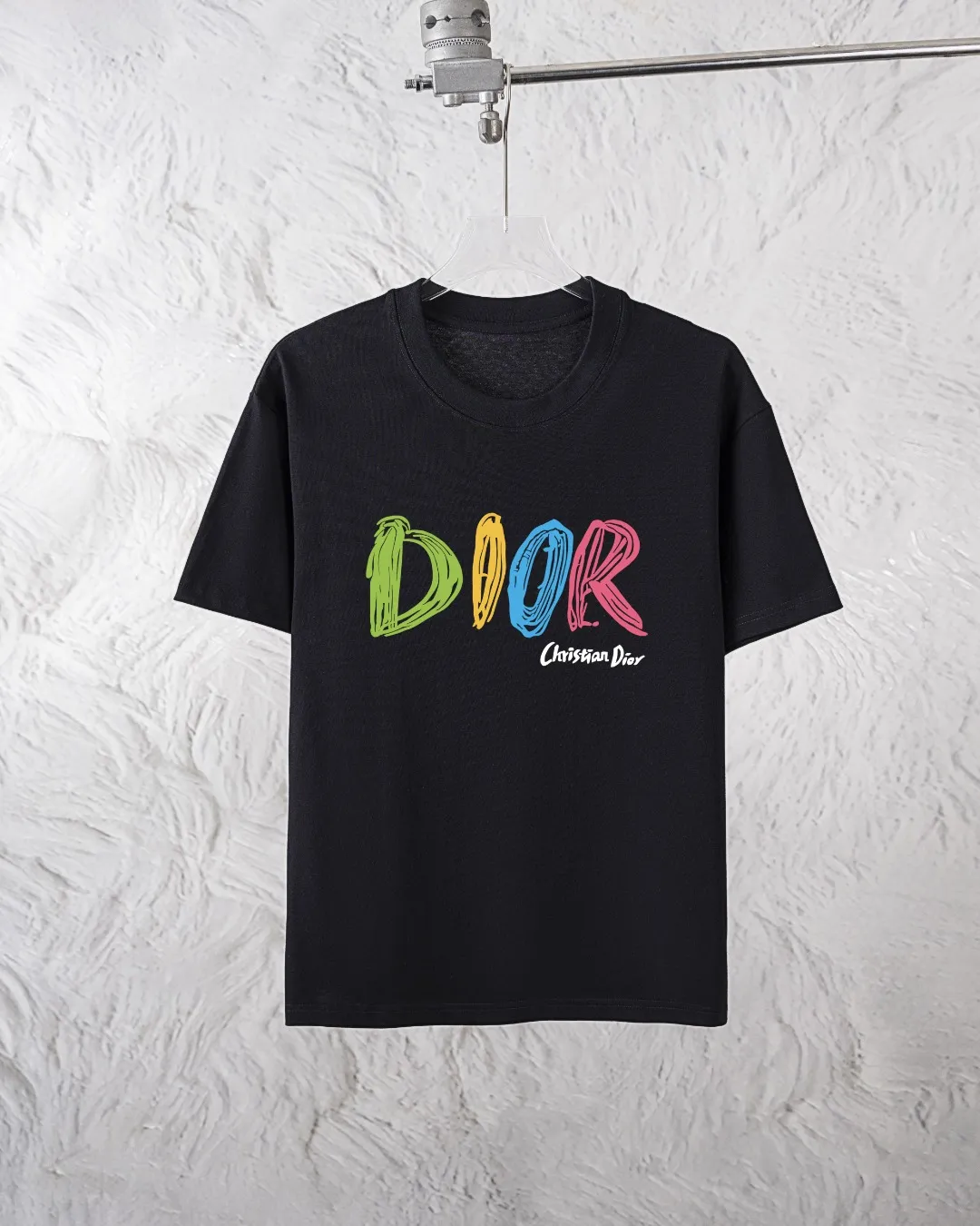 🅿️300 Dior Exclusively supplies the new trendy men’s fashionable round neck short-sleeved shorts suit, trendy and fashionable casual short-sleeved suit! It has high breathability and comfort, impeccable details, and brand element design concept, reflecting high quality. It presents a casual cut and the upper body shape is great! Material: 250g Xinjiang long-staple cotton short sleeves + 360g pure cotton terry shorts Size: S M L Due to manual measurement, there is a deviation of about 1-3CM in size.