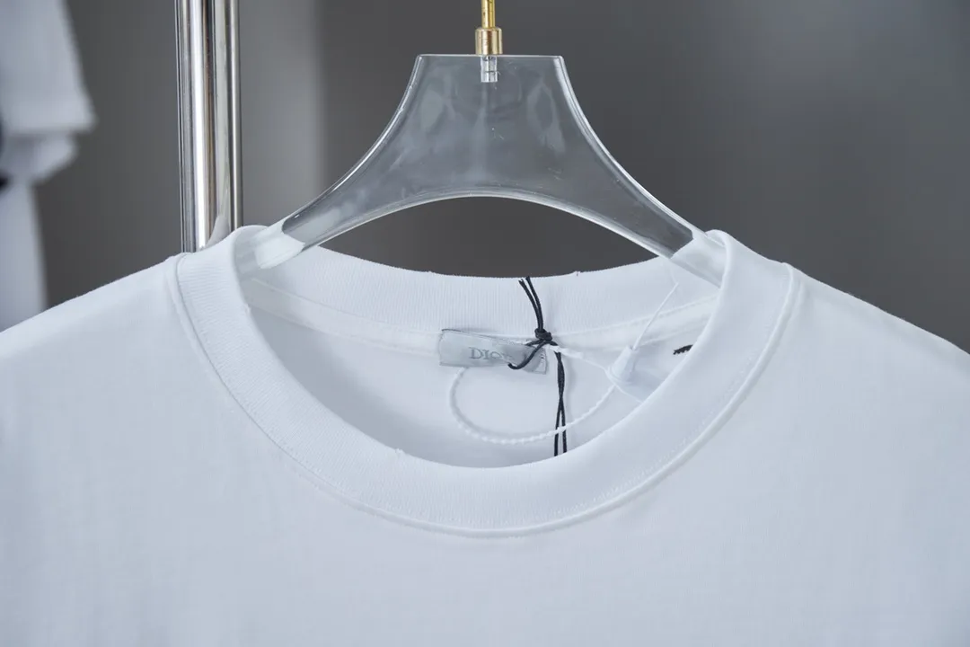 🅿️170 D＊or CD 25SS early spring new style joint series lily of the valley lettering logo frayed short sleeves light luxury essential item for daily commuting for men and women correct version welcome to compare detailed features · 320g 100% pure cotton double yarn jersey fabric · custom dyed in the same vat with special thickened 32 count double strand 1X1 thread · artificial hand printing screen printing lily of the valley lettering logo pattern · Cut all over, edged cuffs · Double-needle stitching across seams · Original main mark, washed tag, branded moisture-proof paper packaging Color: White/Iron Gray Size: S/M/L/XL