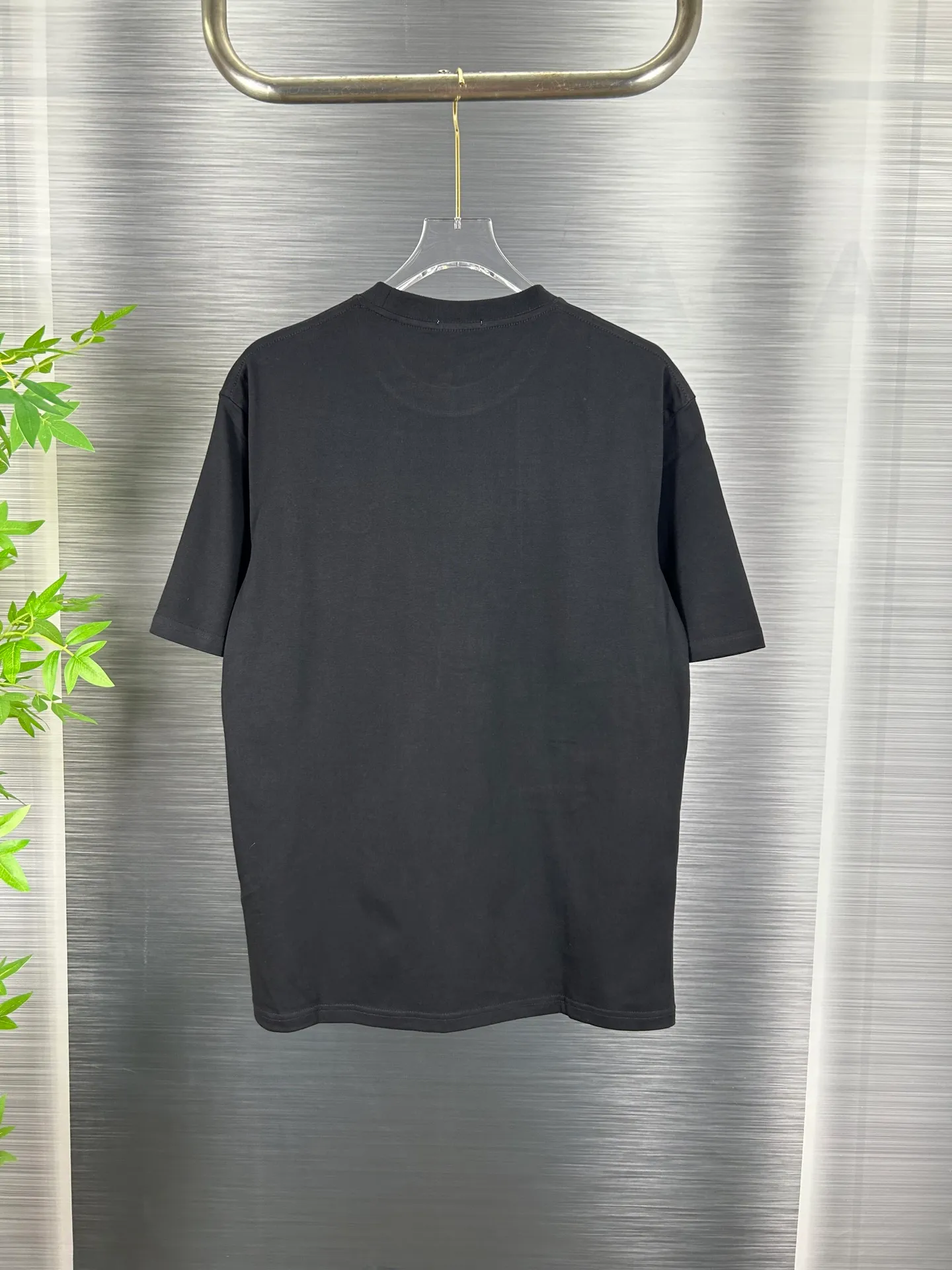 🅿️180 (high-end original specification version) Dior Year of the Snake Series New Series Classic logo short-sleeved T-shirt, cotton jersey round-neck T-shirt, made of 100% imported cotton! High-density imported embroidery➕digital direct-injection printing, extremely complex process, high-temperature dyeing, and custom-made! Complete three standards, same style for men and women. Size: S M L XL