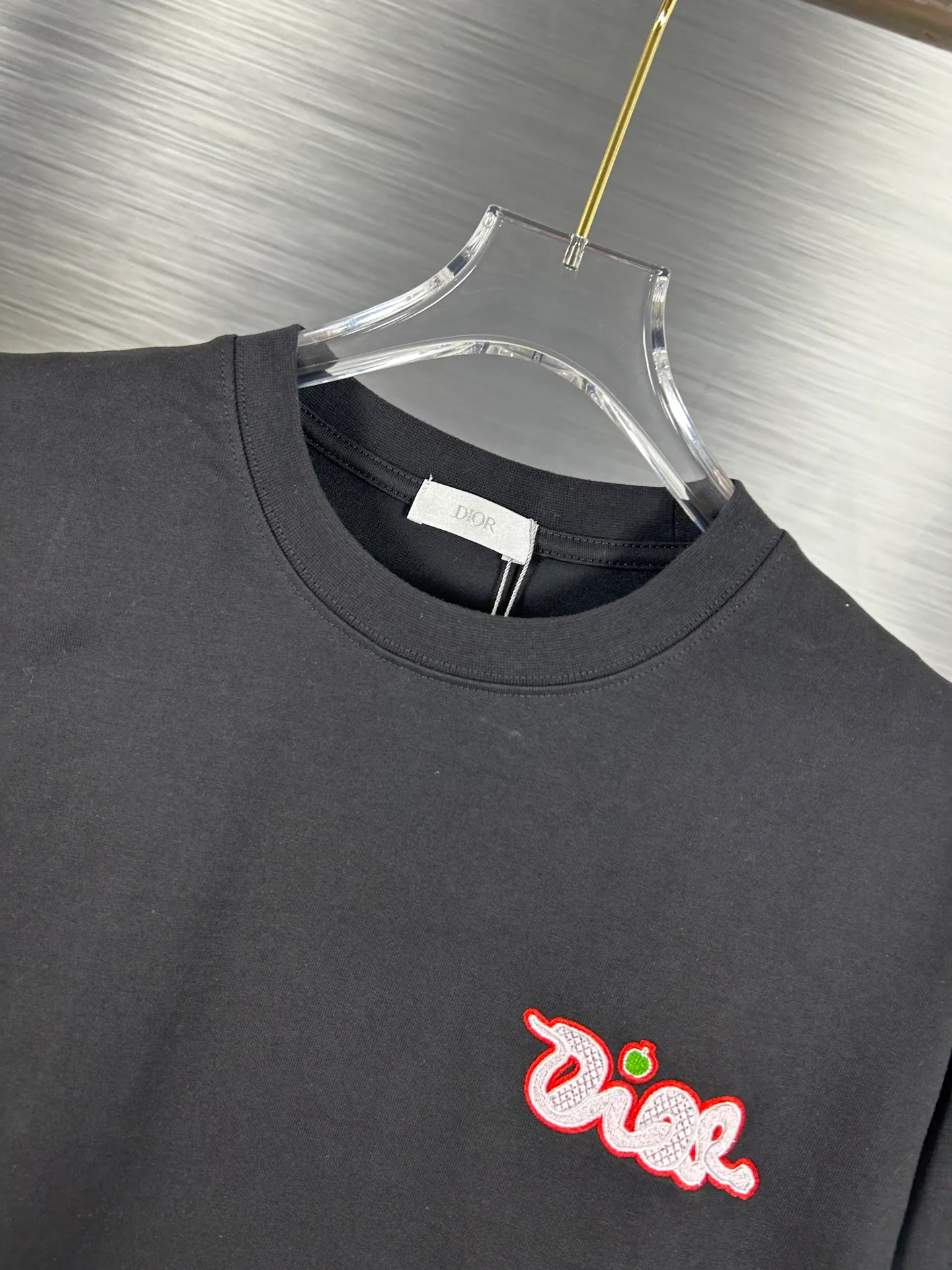 🅿️180 (high-end original specification version) Dior Year of the Snake Series New Series Classic logo short-sleeved T-shirt, cotton jersey round-neck T-shirt, made of 100% imported cotton! High-density imported embroidery➕digital direct-injection printing, extremely complex process, high-temperature dyeing, and custom-made! Complete three standards, same style for men and women. Size: S M L XL