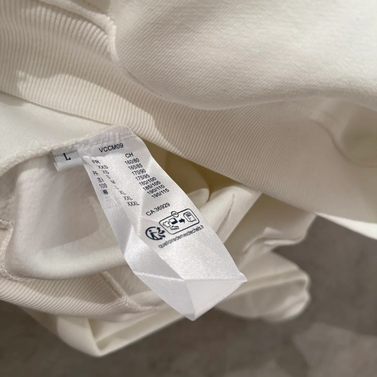 🅿️390 [Strict quality control] Dio* Dior's new long-sleeved hooded sweatshirt. The fabric is made of heavy 480g double yarn fabric. The whole garment is washed. The front and rear panels are laser-burned. The ready-to-wear wash is loose. The fabric is stiff and stylish. It does not deform or shrink. Color: black, white, floral gray. Size: M-2xl