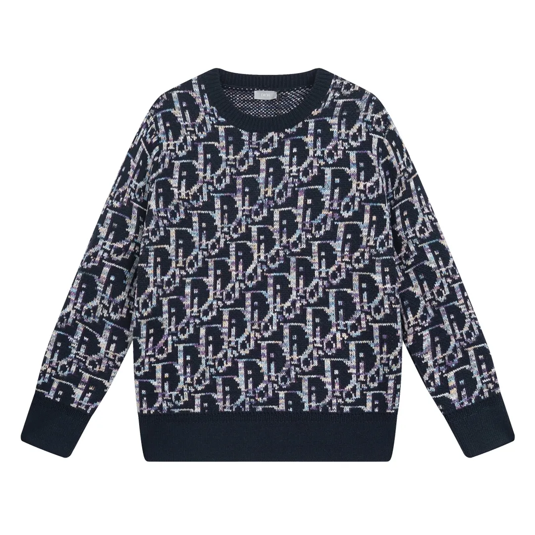 🅿️270 CD's blue sheep wool jacquard Oblique printed sweater Counter price 28,500 Description This sweater is decorated with Dior's classic Oblique print. Crafted from blue sheepskin jacquard with ribbed details. Can be paired with a variety of outfits to show off your personality. Multicolor Oblique print throughout Ribbed cuffs and hem 100% sheep wool Size: XS-L