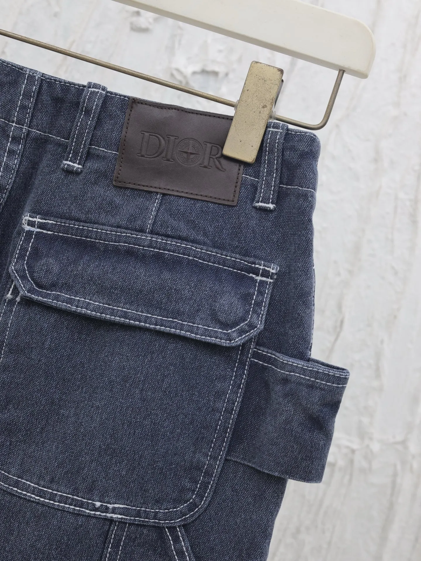🅿️596 Dio* / Dior 25FW Dior co-branded Stone Island four-pocket canvas jeans trousers. Custom-woven denim fabric, soft and comfortable texture, original washed and faded, loose fit, original molded hardware buttons, complete three-label accessories Size: S/M/L/XL