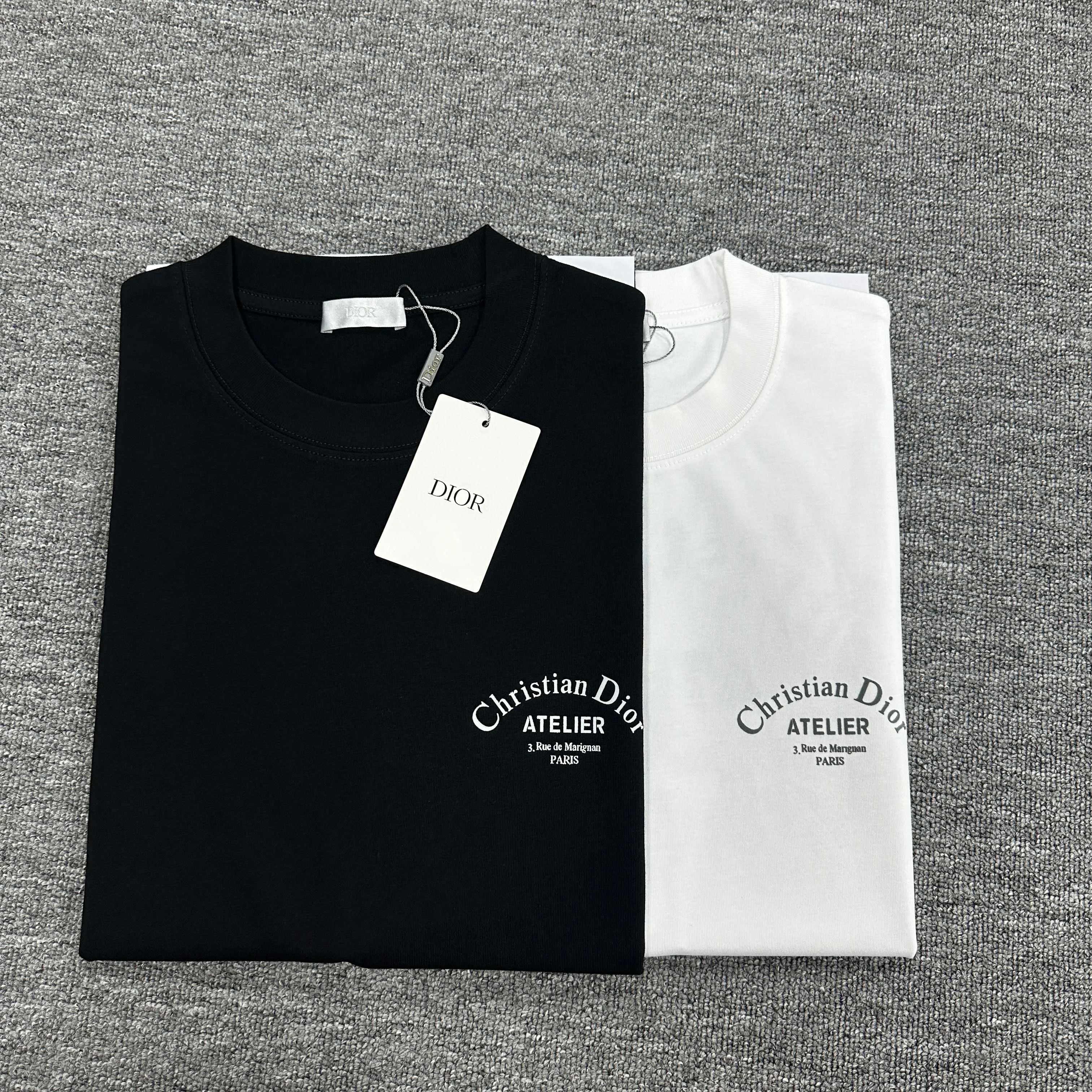 🅿️190 Dio* Dior 2025 spring and summer new style Classic letter flocking process before and after simple and elegant Customized double yarn plain cotton fabric Short-sleeved T-shirt Uniform for men and women Color: black white Size: S (90-130 catties) M (120-150 catties) L (140-165 catties) XL (160-180 catties) XXL (180-210 pounds)