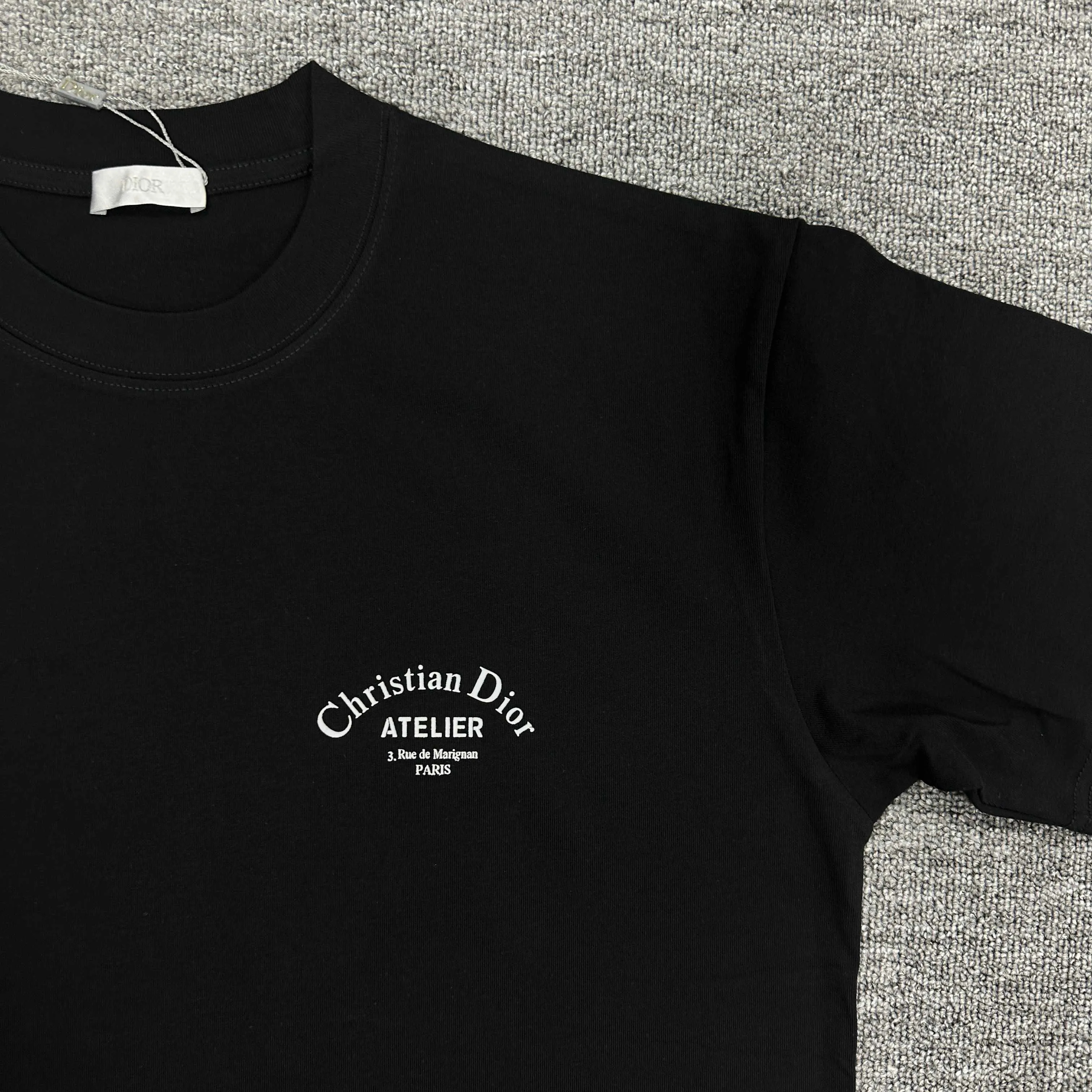 🅿️190 Dio* Dior 2025 spring and summer new style Classic letter flocking process before and after simple and elegant Customized double yarn plain cotton fabric Short-sleeved T-shirt Uniform for men and women Color: black white Size: S (90-130 catties) M (120-150 catties) L (140-165 catties) XL (160-180 catties) XXL (180-210 pounds)