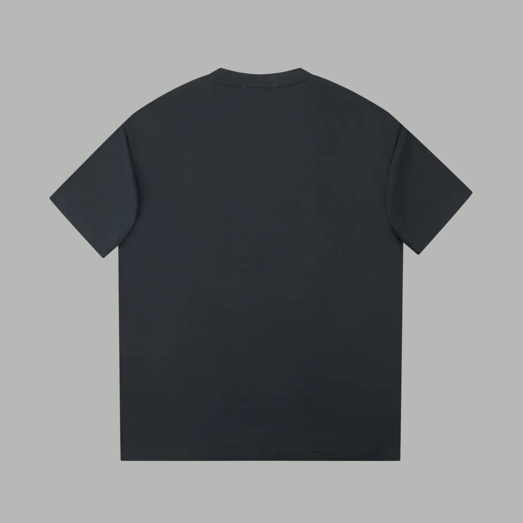🅿️220 ✨DIO✨🆕25SS spring and summer new style Classic logo co-branded short-sleeved light luxury essential item for daily commuting for men and women Correct version Welcome to compare Detailed features · 260g 100% pure cotton double yarn jersey fabric · Custom dyed in the same cylinder, special thickened 32 double-strand 1X1 threads · Double-needle stitching cross-stitching process · Original main mark, washed tag, brand moisture-proof paper packaging Color: wine purple/black/military green/white/cyan/pink/ Size: S/M/L/XL