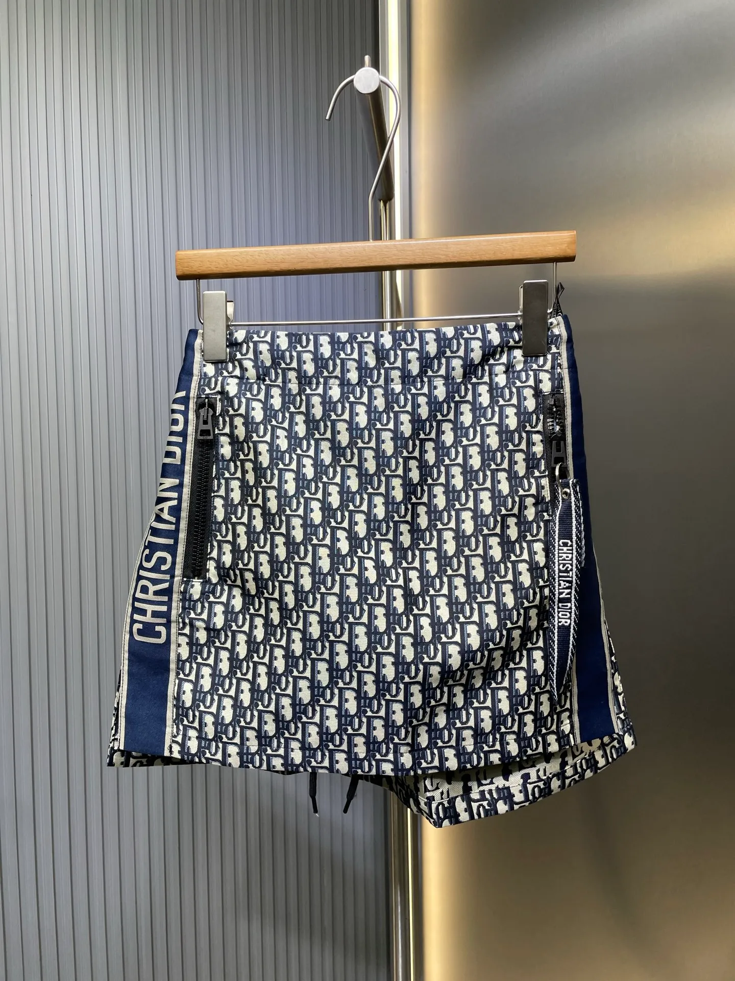 🅿️350 DIO* 25🌟【Top Replica】New summer shorts skirt⭐️⭐️⭐️D family's old flower logo goddess series casual shorts skirt, a classic with closed eyes. It is really needed in spring and summer. It is fashionable and casual, and it can be worn casually and chic French girls. Get bigger legs in seconds size: SML