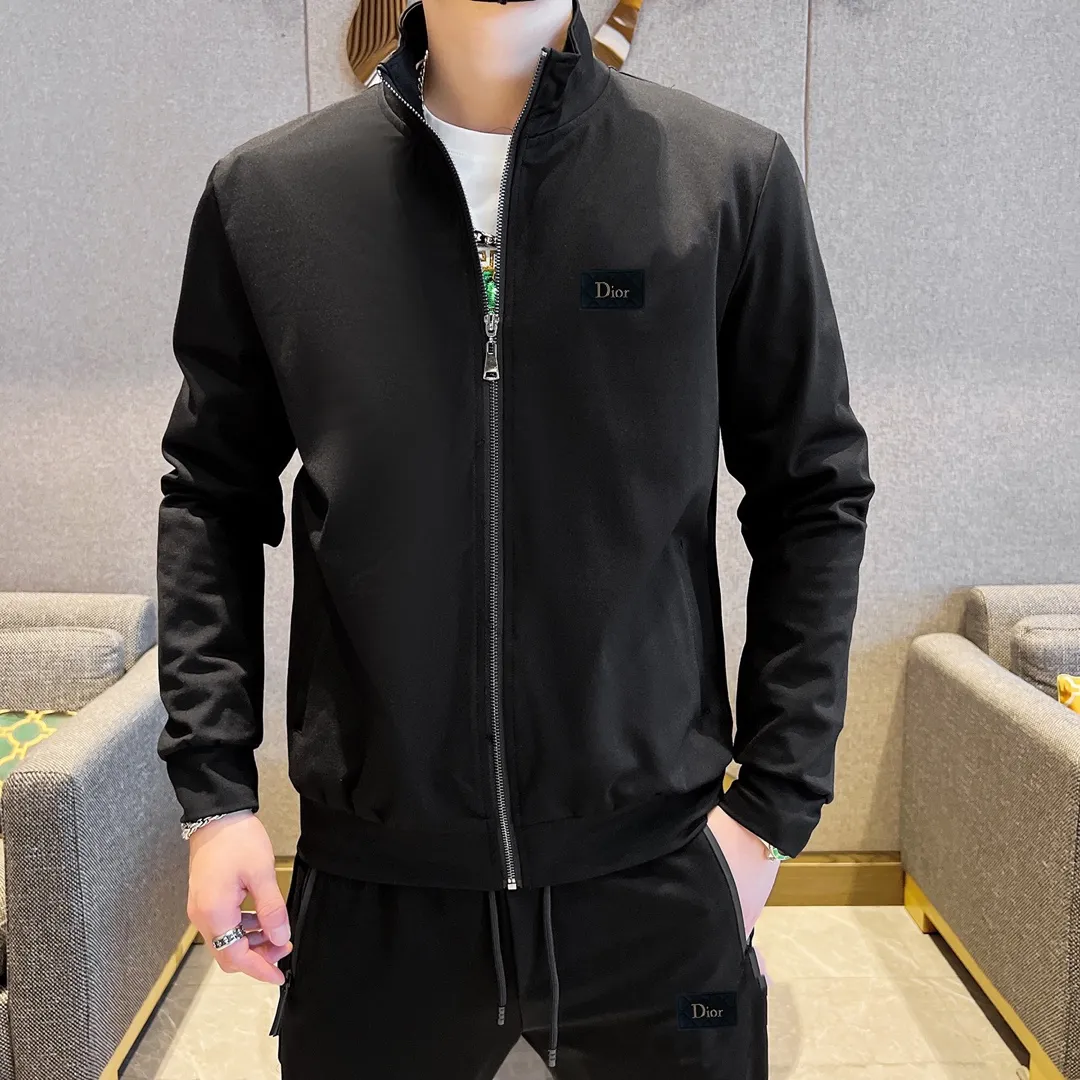 🅿️420 [DIOR Dior] (Fat Man Gospel) hot-selling suit is coming. Focus on the original version of the official website. 2025 new hot-selling cardigan sweater suit. The original order is the best product. 🇭🇰The meticulous work of top designers is dedicated to a fitting and perfect upper body effect. All-natural high-quality Roman cotton 100%, close-fitting comfort, noble and elegant! Original hardware embodies elegance and nobility! Counter size: M-5XL (maximum wear up to 220 pounds)