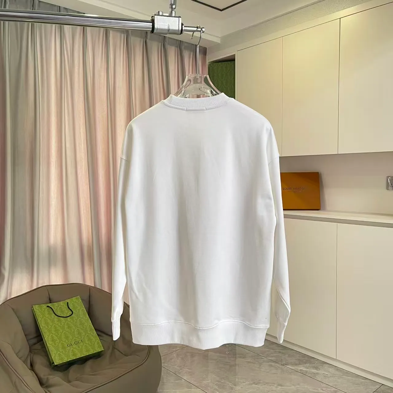 🅿️230 Dio*2025 Autumn and Winter New Style Personalized Letter Logo Print Customized Fabric 400g Round Neck Sweater Same Style for Men and Women Color: Black White Size: S M L XL XXL Five Codes