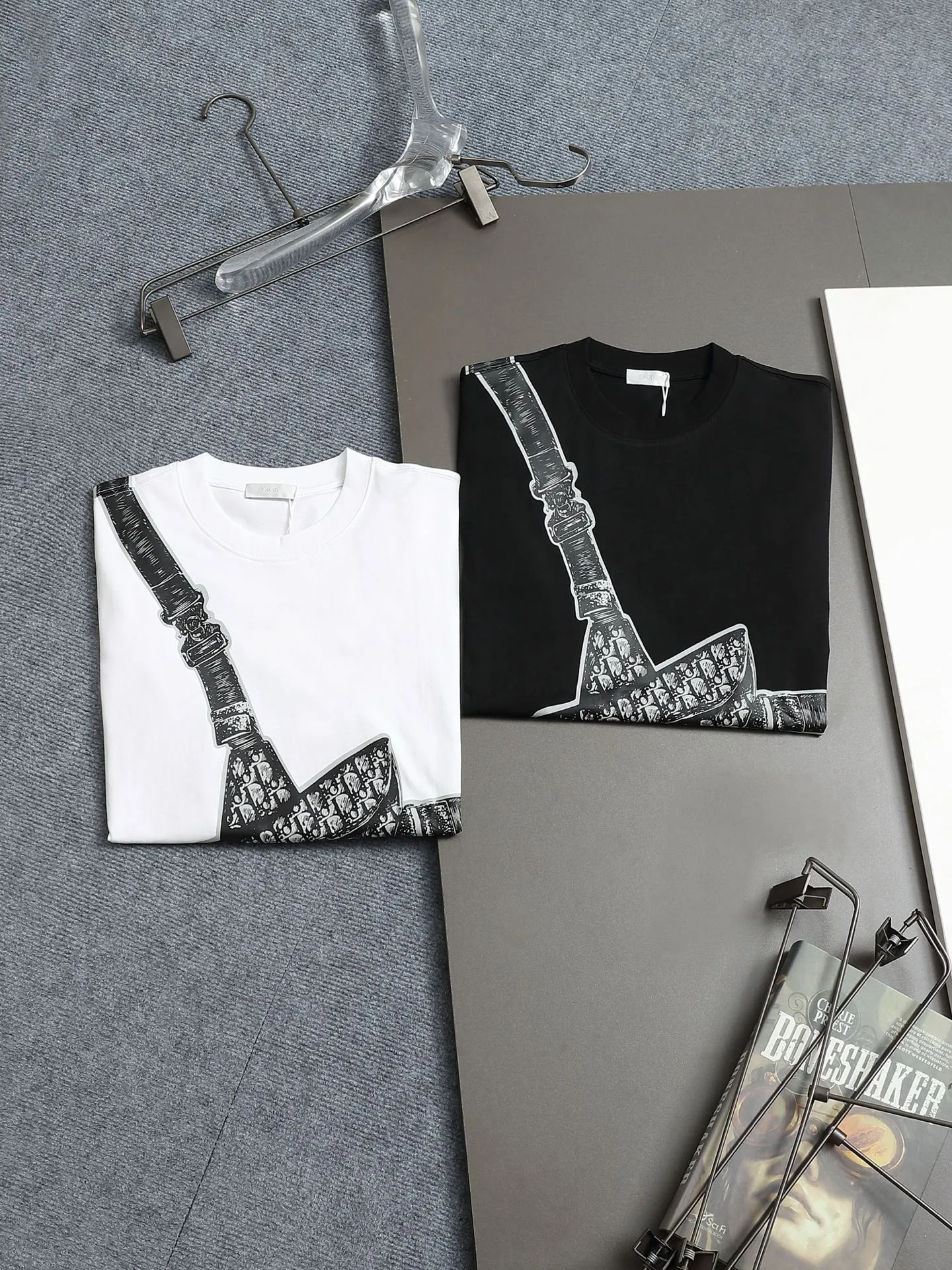 🅿️170 DIOR Dior 2025 SS spring and summer new short-sleeved T-shirt with letter embroidery design, made of 260g double-ply double yarn cotton fabric. The fabric has been washed and treated to make it more comfortable to the touch. Complete with three labels. Color: White Black Size: XS-L