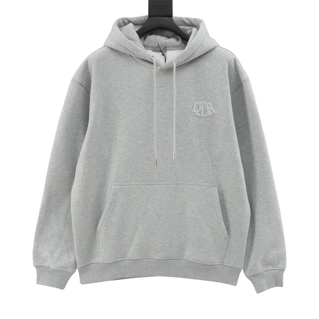 🅿️560 DIOR CD tri-color patch embroidered hooded sweatshirt. The original version is made of new fabric types, 420g cotton heavy fleece fabric, washed with heavy fleece feel. The upper body is fluffy, upright and soft, with the skin-friendly feel of wool. The new patch embroidery process consists of embroidering 4 letters and sewing the clothes on a flat car. Each letter is positioned to restore the original version. The ropes are custom-dyed according to the fabric color, and the hardware is molded independently to create a loose fit. Size：S-L