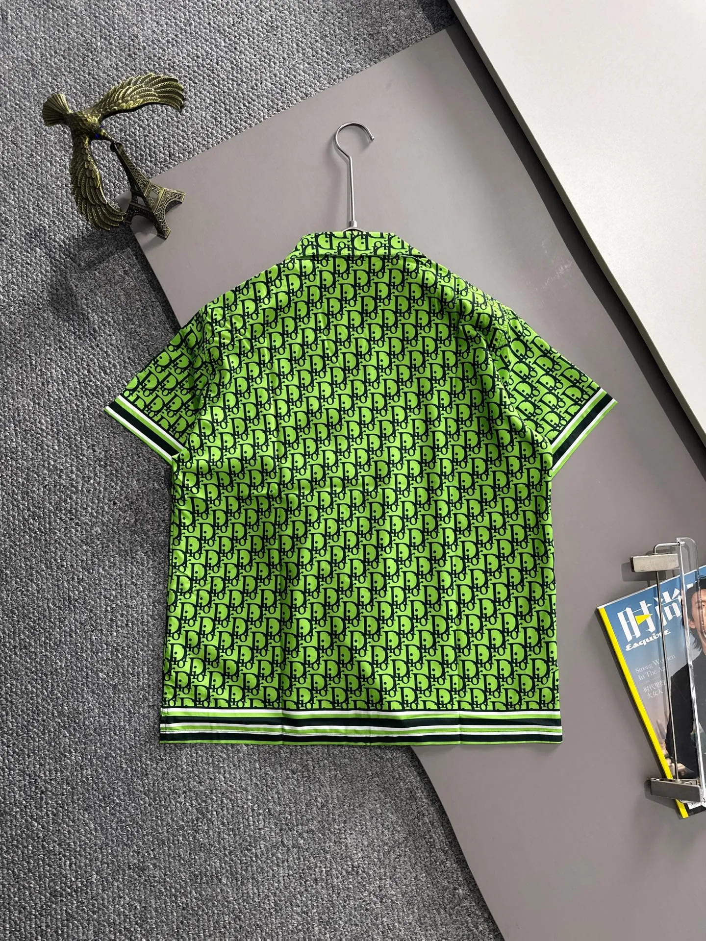 🅿️400 Dior 2025 summer classic LOGO design full-print suit, light and thin cotton full-body digital printing, made of high-quality polyester fiber fabrics, pants with breathable mesh lining, carefully created standard version, can be matched separately with clothes, versatile style for leisure time! The classic logo on the whole body is very eye-catching, showing a sense of luxury and style, becoming a classic and mainstream style that never goes out of style and is elegant! Extremely handsome, classic and heroic. Same style for men and women. Size: M-3XL (Please note your height and weight when placing an order)