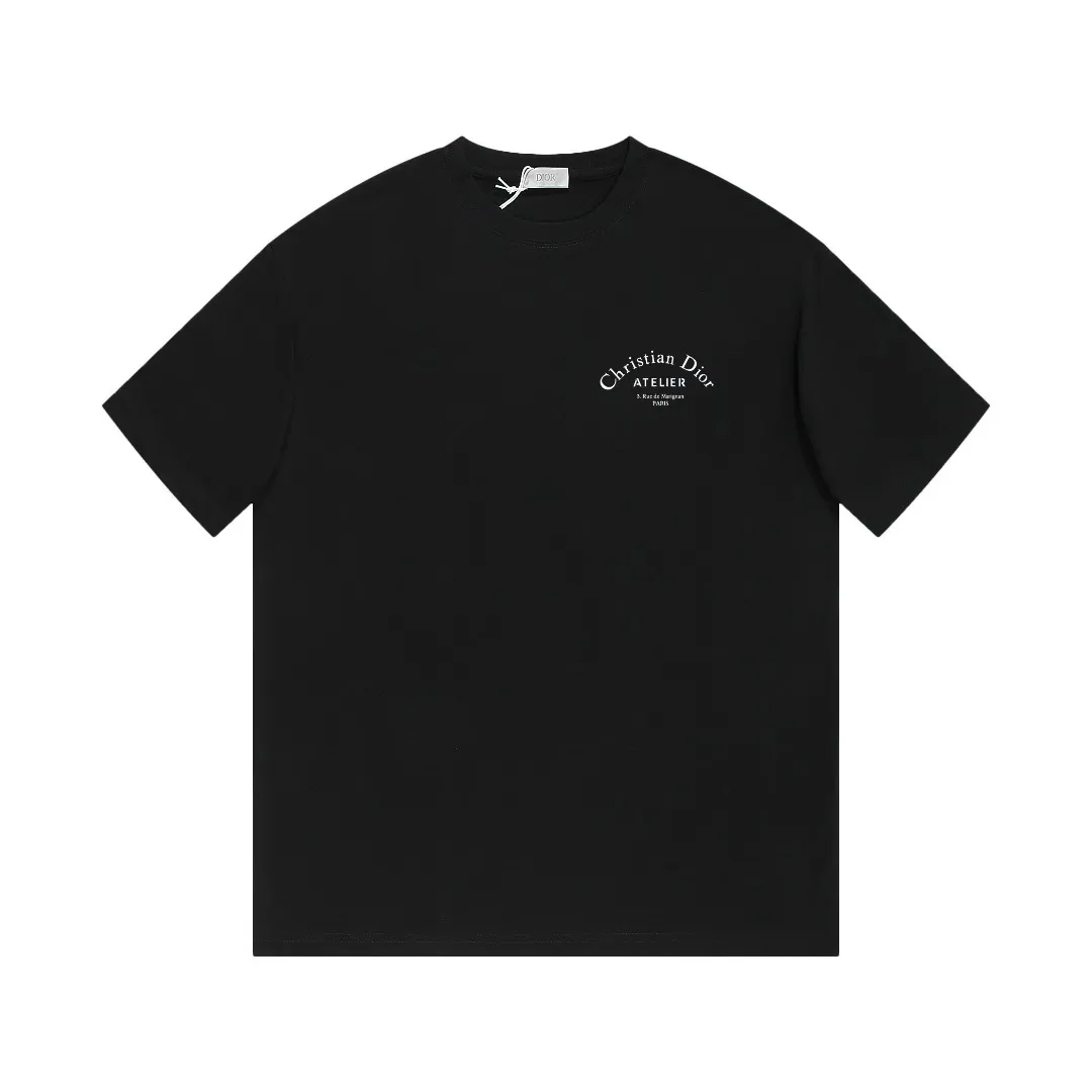 🅿️170 DIOR printed letters‼ ️Short-sleeved T-shirt® *Customized 280g cotton fabric, the fabric is soft, skin-friendly and comfortable *Laminated letter logo on the front *A very simple and elegant one that is unparalleled in terms of upper body comfort, interpreting your luxury and taste, and creating your fashionable charm. ⚠️Washing method: It is recommended to dry clean or wrap the reverse side in a laundry bag and machine wash it quickly in cold water and let it dry naturally! ⚠️ Unisex style 𝐂𝐎𝐋𝐎𝐔𝐑: White Black 𝐒𝐈𝐙𝐄: S-XL