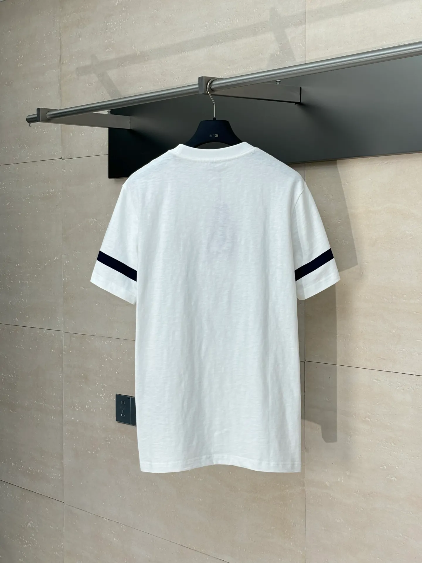 🅿️290 Dio*/Dior 25SS new gradient color embroidered Hamilton joint short-sleeved T-shirt is carefully made of white cotton slub jersey fabric. It is decorated with a multi-color joint series logo on the chest, reinterpreting the logo in a graphic style, and the number 47 is a tribute to the historic year. Featuring a sporty silhouette, it can be worn with or oversized.  Size：S/M/L/XL