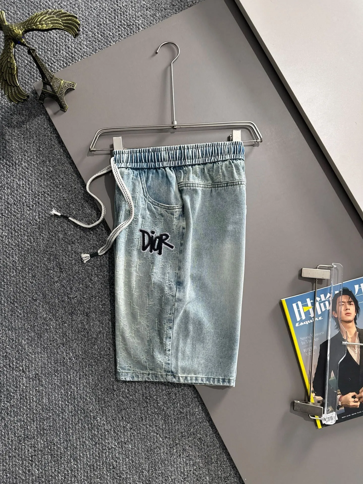 🅿️330 Dior 2025 summer new jeans denim shorts are produced using imported Japanese Denim plain cotton denim fabrics, complete with three standards, and the top stonewashing process makes the texture reach the old taste of the 1980s, soft, delicate, comfortable and breathable.