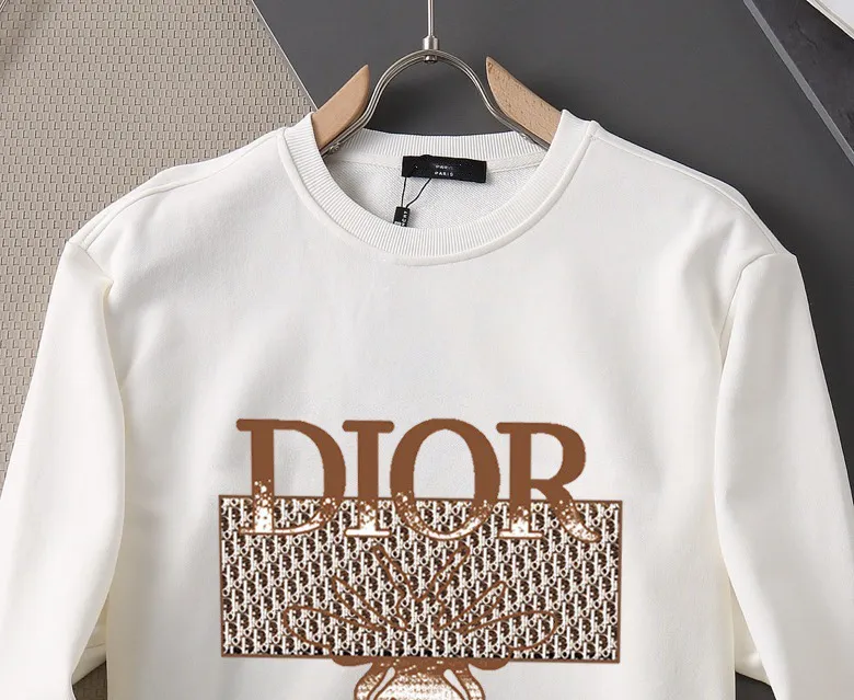 🅿️220 brand [DIOR Dior] (good news for fat people) 2025ss autumn latest long-sleeved round-neck sweatshirt, on sale simultaneously on the official website. Refreshing and breathable. Made of top Tencel Roman. Comfortable and soft. 3D three-dimensional clarity. Super fashion sense. Great for gifting and keeping for yourself. Size: M-5XL (can wear up to 220 pounds)