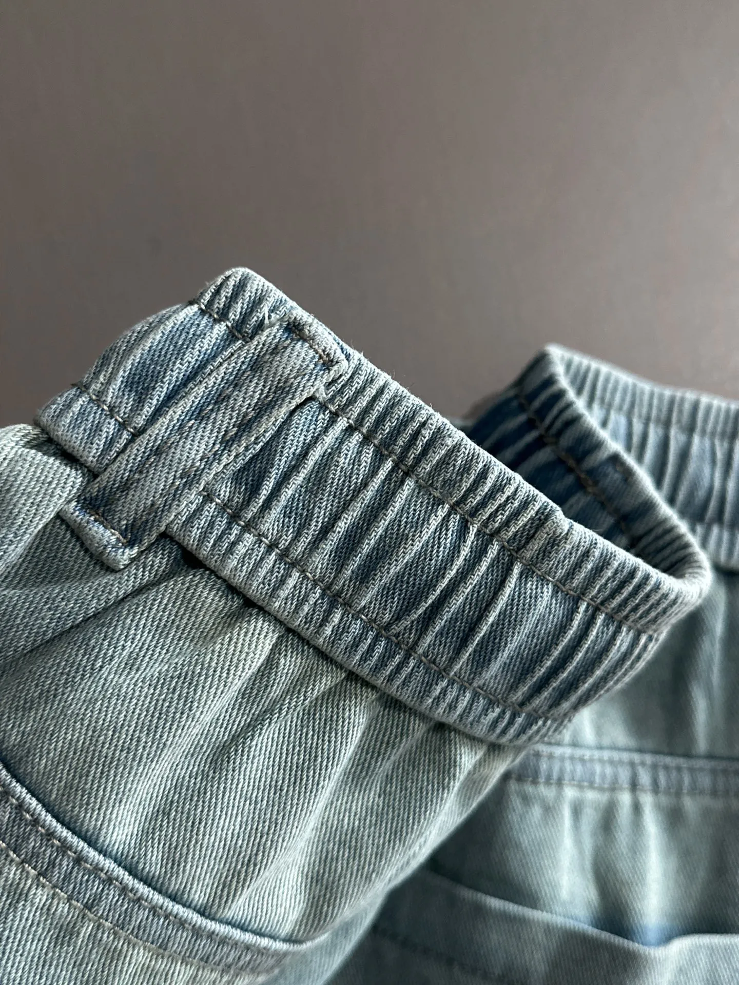 🅿️330 Dior 2025 summer new jeans denim shorts are produced using imported Japanese Denim plain cotton denim fabrics, complete with three standards, and the top stonewashing process makes the texture reach the old taste of the 1980s, soft, delicate, comfortable and breathable.