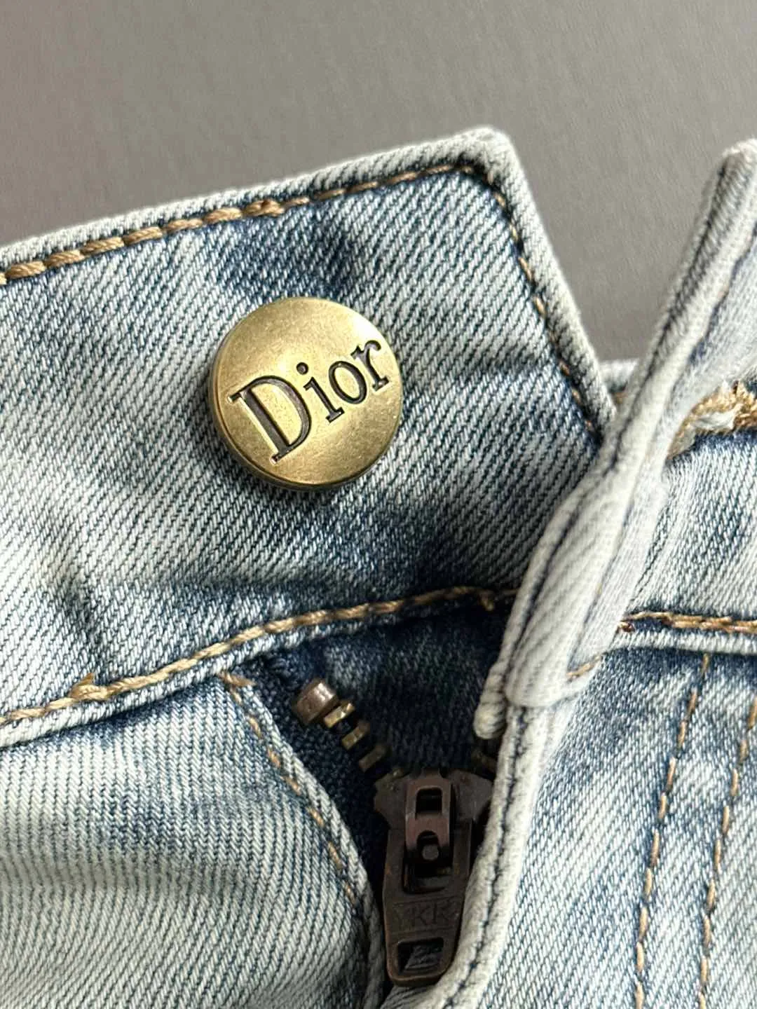 🅿️400 Dior 2025 summer slim-fitting jeans trousers, woven from imported Japanese Denim plain cotton denim fabric, complete with three standards, simple yet elegant, soft, delicate and comfortable, versatile and fashionable upper body! Light luxury, a must-have item for daily commuting! 8827 code number: 28-38 (please state your height and weight when placing an order)