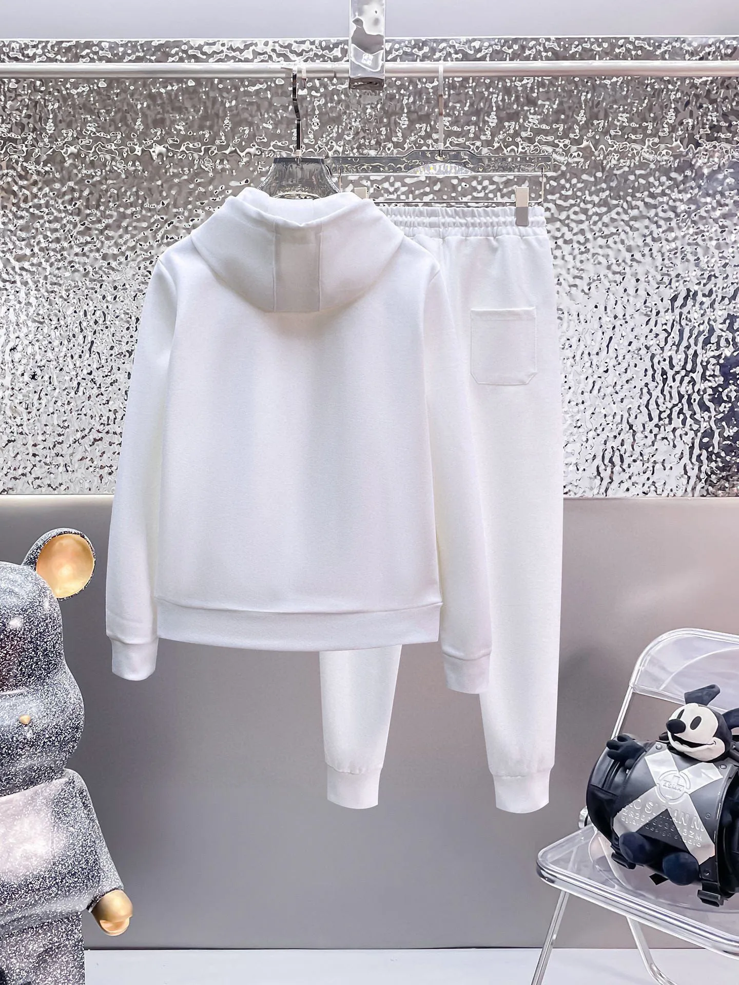 🅿️420 [DIOR Dior] (Fat Man Gospel) hot-selling suit is coming. Focus on the original version of the official website. 2025 new hot-selling cardigan sweater suit. The original order is the best product. 🇭🇰The meticulous work of top designers is dedicated to a fitting and perfect upper body effect. All-natural high-quality Roman cotton 100%, close-fitting comfort, noble and elegant! Original hardware embodies elegance and nobility! Counter size: M-5XL (maximum wear up to 220 pounds)