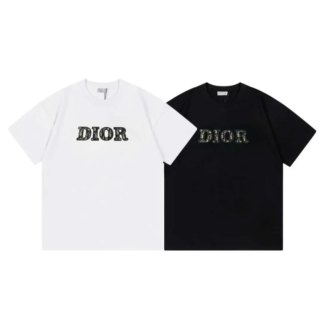 🅿️170 Dior 2025 new three-dimensional silicone patch letter logo, same style for men and women, short-sleeved T-shirt ·Customized 280g 100% double yarn pure cotton fabric ·Design dyed 32 counts double-strand thread ·Collar label, hangtag, main mark and three labels complete Color: black Size: XS S M L