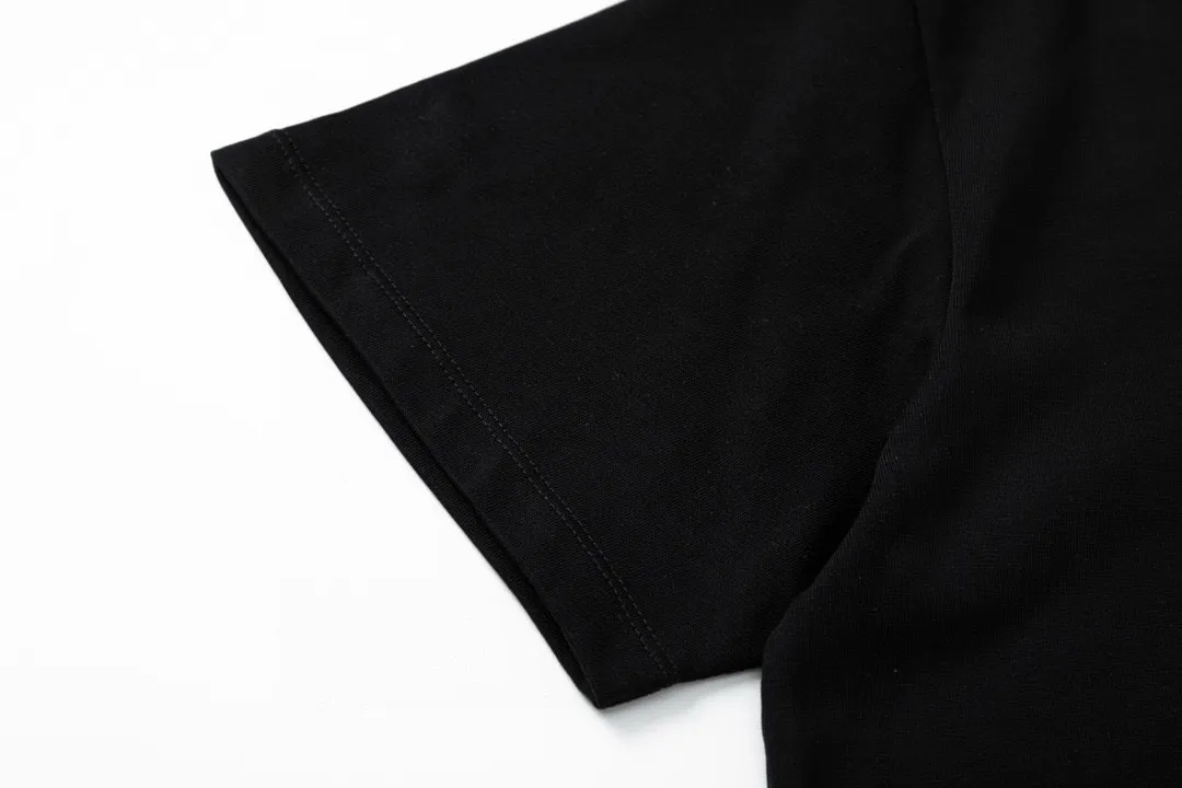 🅿️170 Dior 2025 new three-dimensional silicone patch letter logo, same style for men and women, short-sleeved T-shirt ·Customized 280g 100% double yarn pure cotton fabric ·Design dyed 32 counts double-strand thread ·Collar label, hangtag, main mark and three labels complete Color: black Size: XS S M L