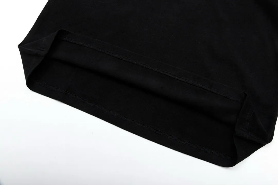 🅿️170 Dior 2025 new three-dimensional silicone patch letter logo, same style for men and women, short-sleeved T-shirt ·Customized 280g 100% double yarn pure cotton fabric ·Design dyed 32 counts double-strand thread ·Collar label, hangtag, main mark and three labels complete Color: black Size: XS S M L