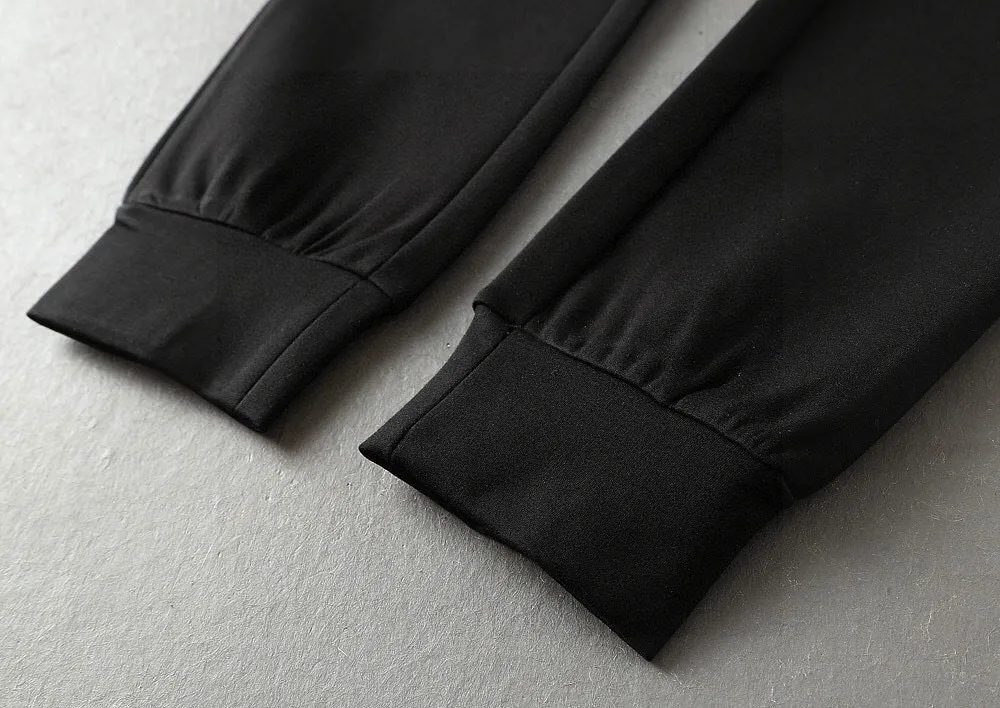 🅿️460 brand [DIOr Dior] (velvet and thickened) 2025 autumn and winter new product, celebrities’ favorite fashion-flavored casual suit, clean and neat tailoring, full of urban style. It is made of high-quality customized fabrics, with excellent thermal insulation effect inside, soft and dry feel, and a crisp and stylish upper body effect. The three-dimensional cutting process and the pattern are all of high standards, and the silhouette version has the right benefits! It is not tight at all, and you feel good when you put it on. So many top-quality raw materials create high-end products with unparalleled value. It is the first choice for high-end fashion people. (Size: M-4XL can wear up to 200 pounds)